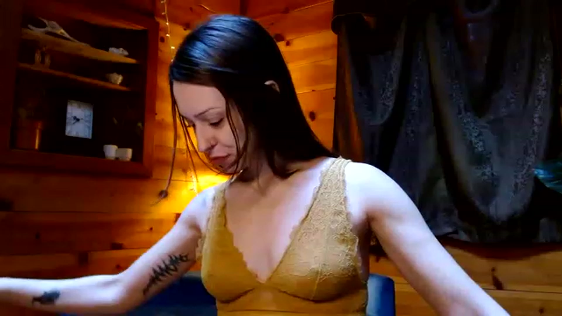Gallery image thumbnail from BrattyTits's myfreecams stream on, 11/28/2022, 16:55 image 15 of 20