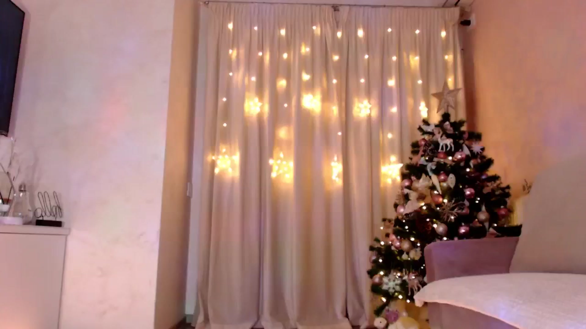 Gallery image thumbnail from Bratty_Dya's myfreecams stream on, 12/18/2024, 23:13 image 14 of 20