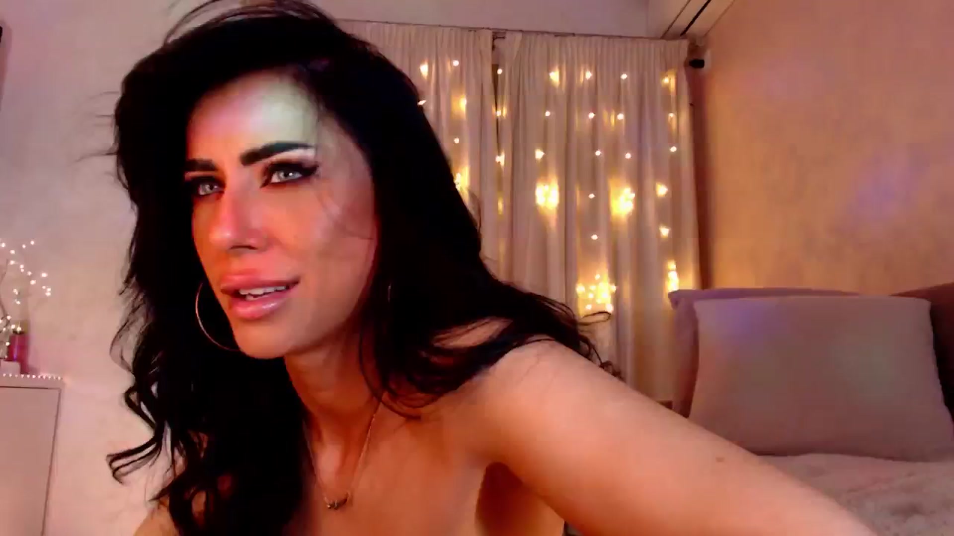 Gallery image thumbnail from Bratty_Dya's myfreecams stream on, 02/08/2025, 24:53 image 16 of 20