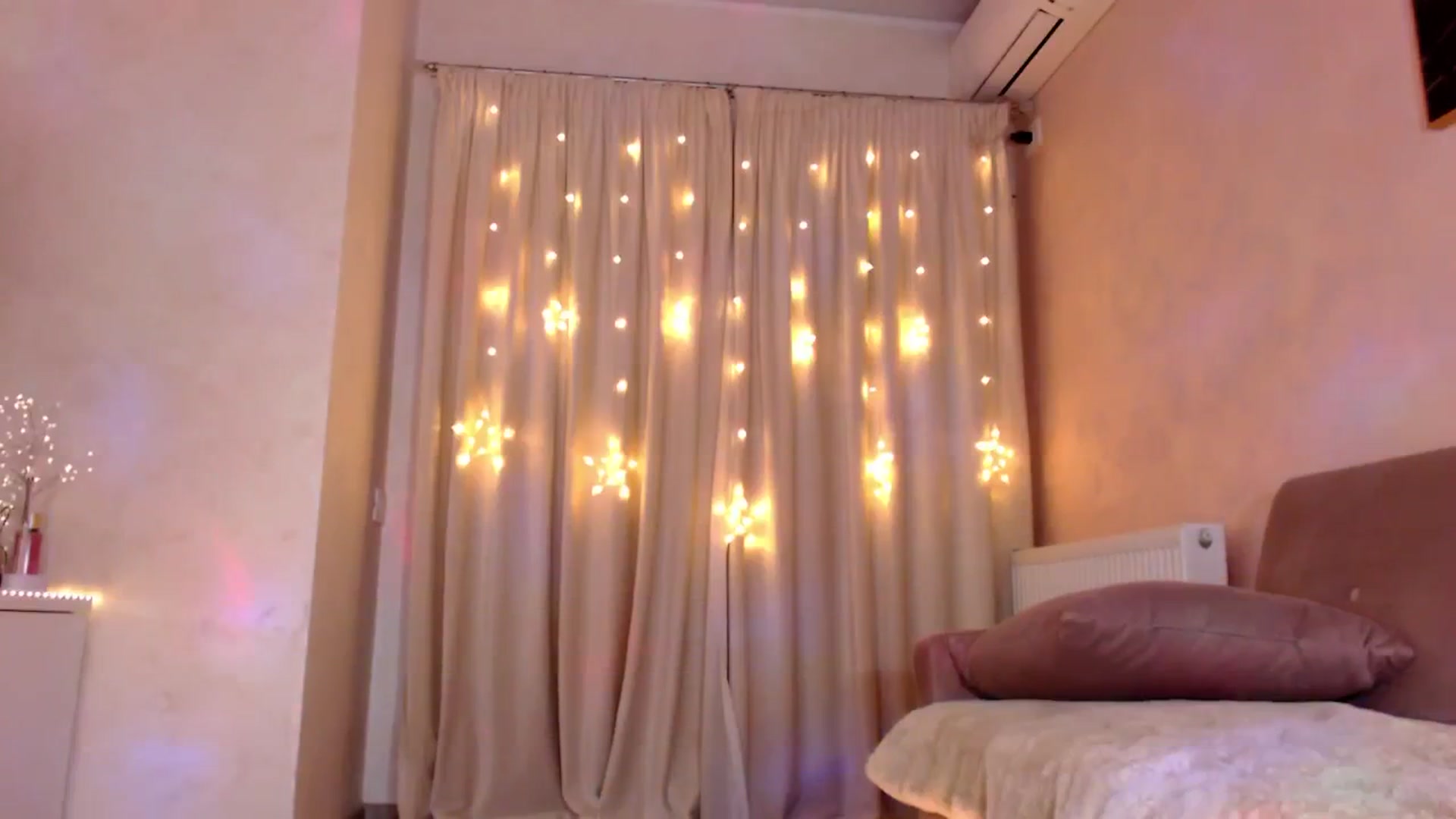 Gallery image thumbnail from Bratty_Dya's myfreecams stream on, 03/02/2025, 24:09 image 19 of 20