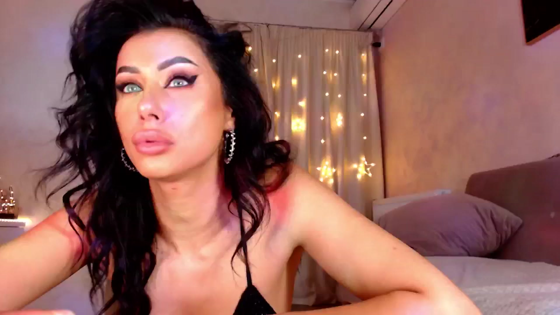 Gallery image thumbnail from Bratty_Dya's myfreecams stream on, 04/14/2025, 18:06 image 10 of 20