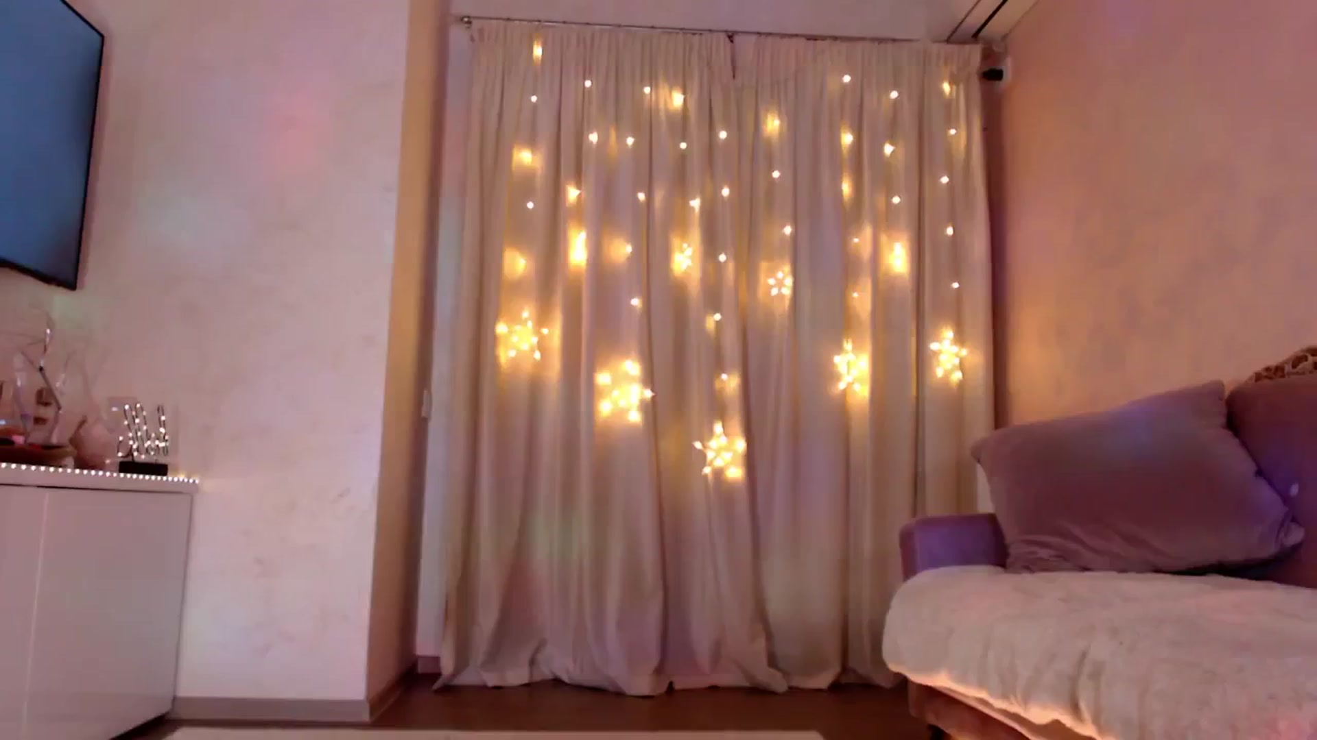 Gallery image thumbnail from Bratty_Dya's myfreecams stream on, 06/18/2025, 18:38 image 7 of 20