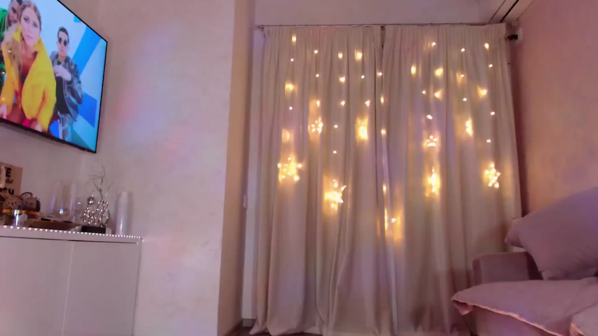 Gallery image thumbnail from Bratty_Dya's myfreecams stream on, 06/27/2025, 21:28 image 4 of 20