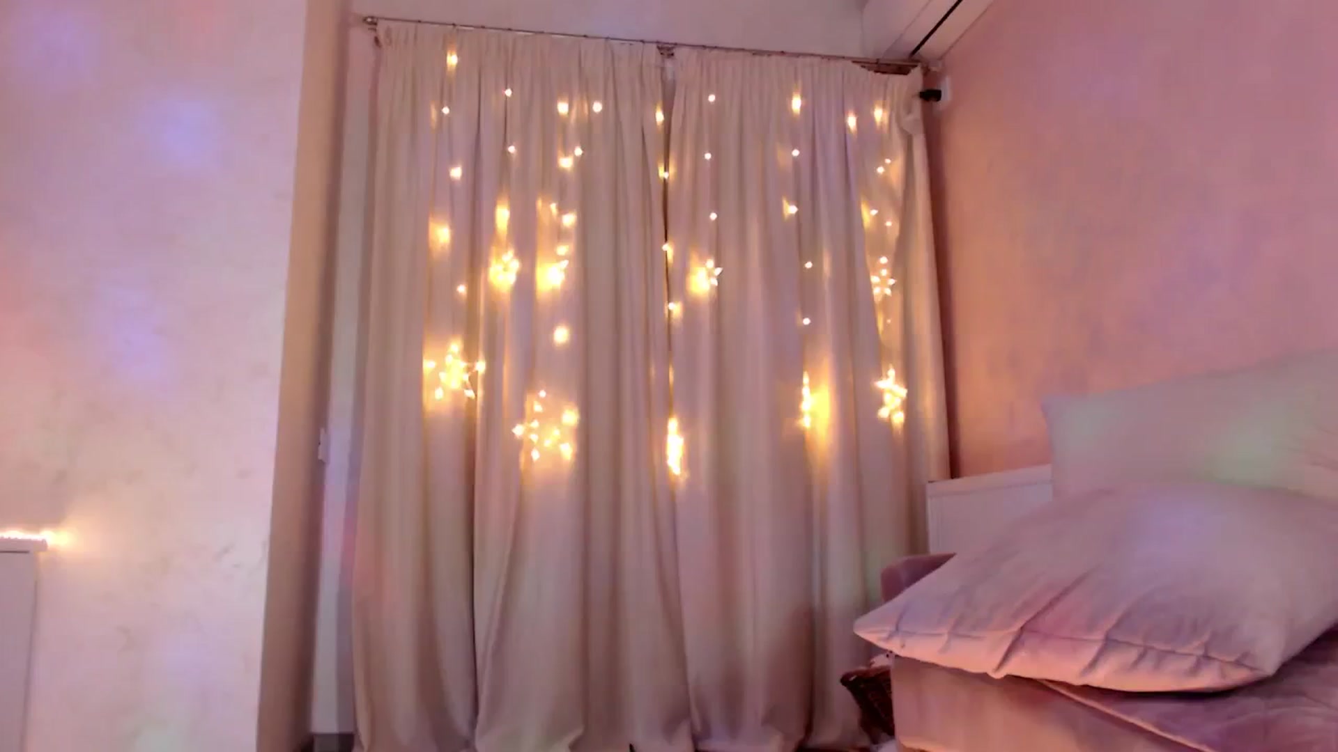 Gallery image thumbnail from Bratty_Dya's myfreecams stream on, 07/25/2025, 16:27 image 16 of 20