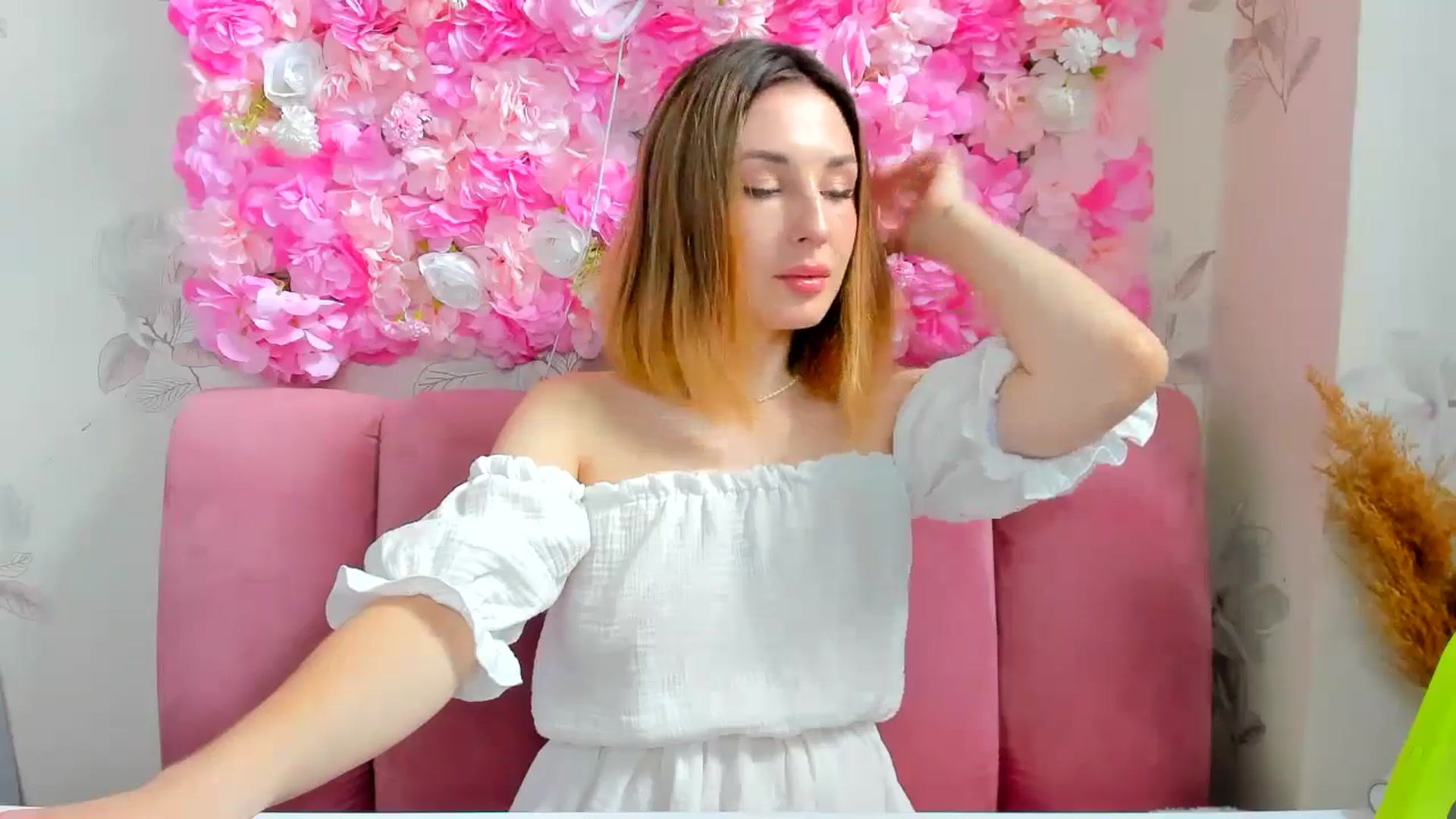 Gallery image thumbnail from BrayniJuun's myfreecams stream on, 06/11/2024, 08:06 image 5 of 20