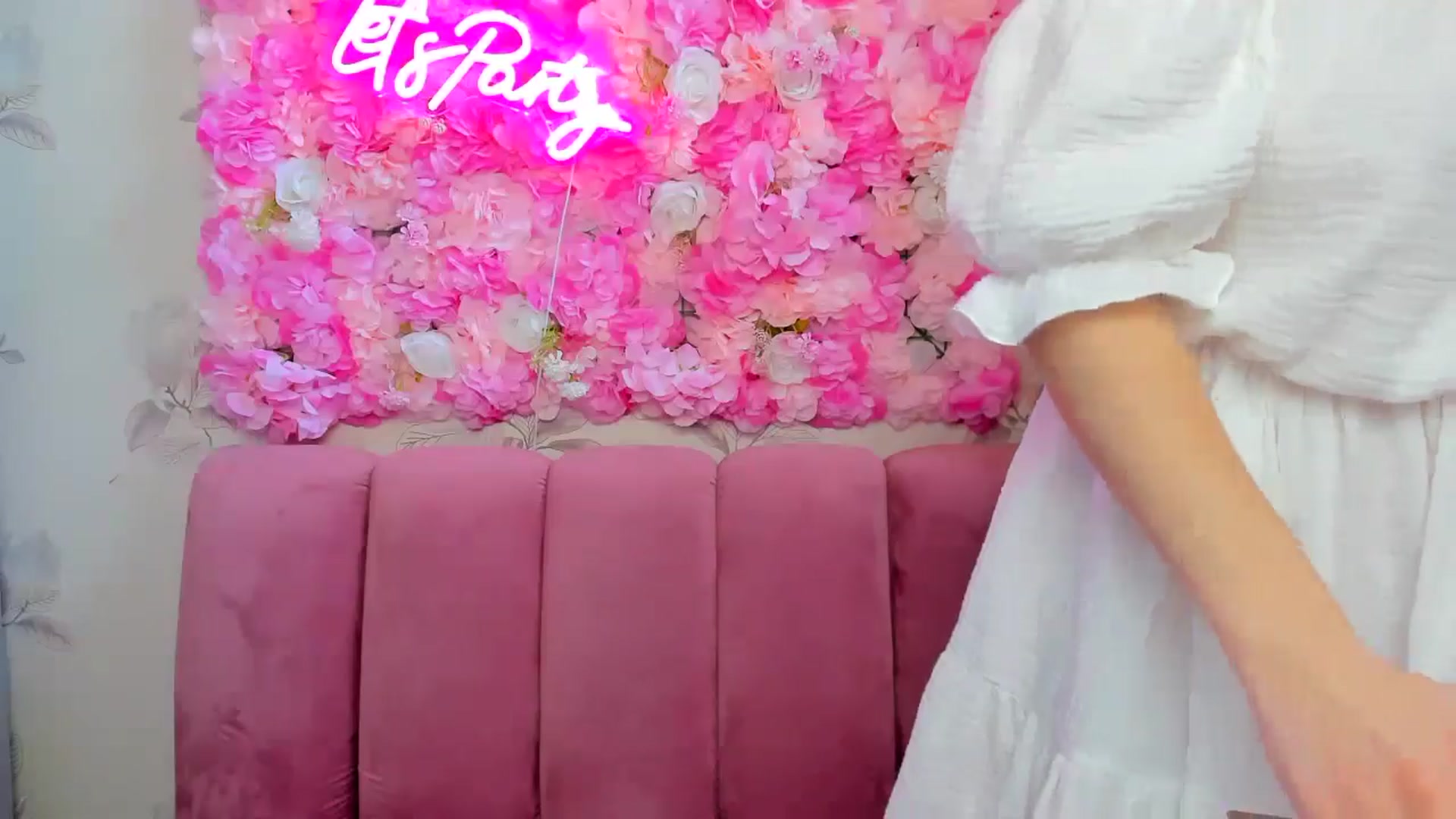 Gallery image thumbnail from BrayniJuun's myfreecams stream on, 06/18/2024, 09:00 image 4 of 20