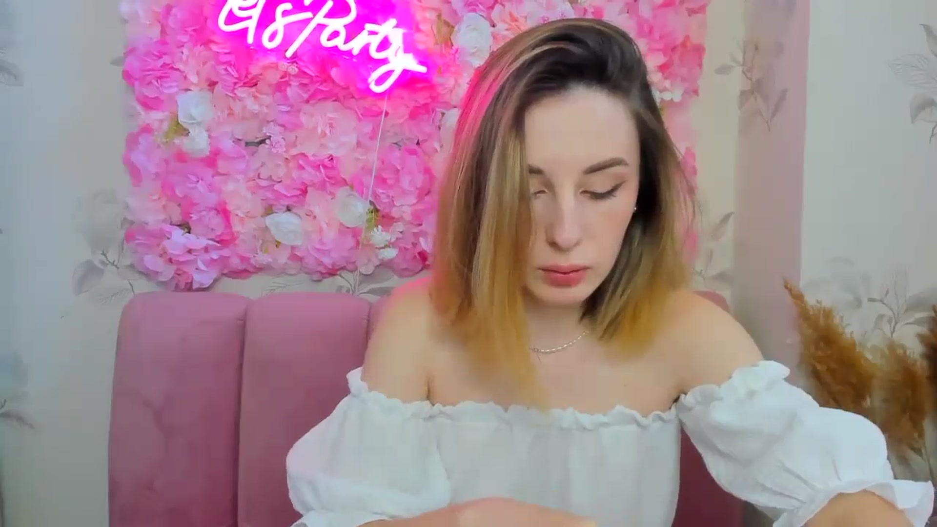 Gallery image thumbnail from BrayniJuun's myfreecams stream on, 06/18/2024, 10:07 image 2 of 20