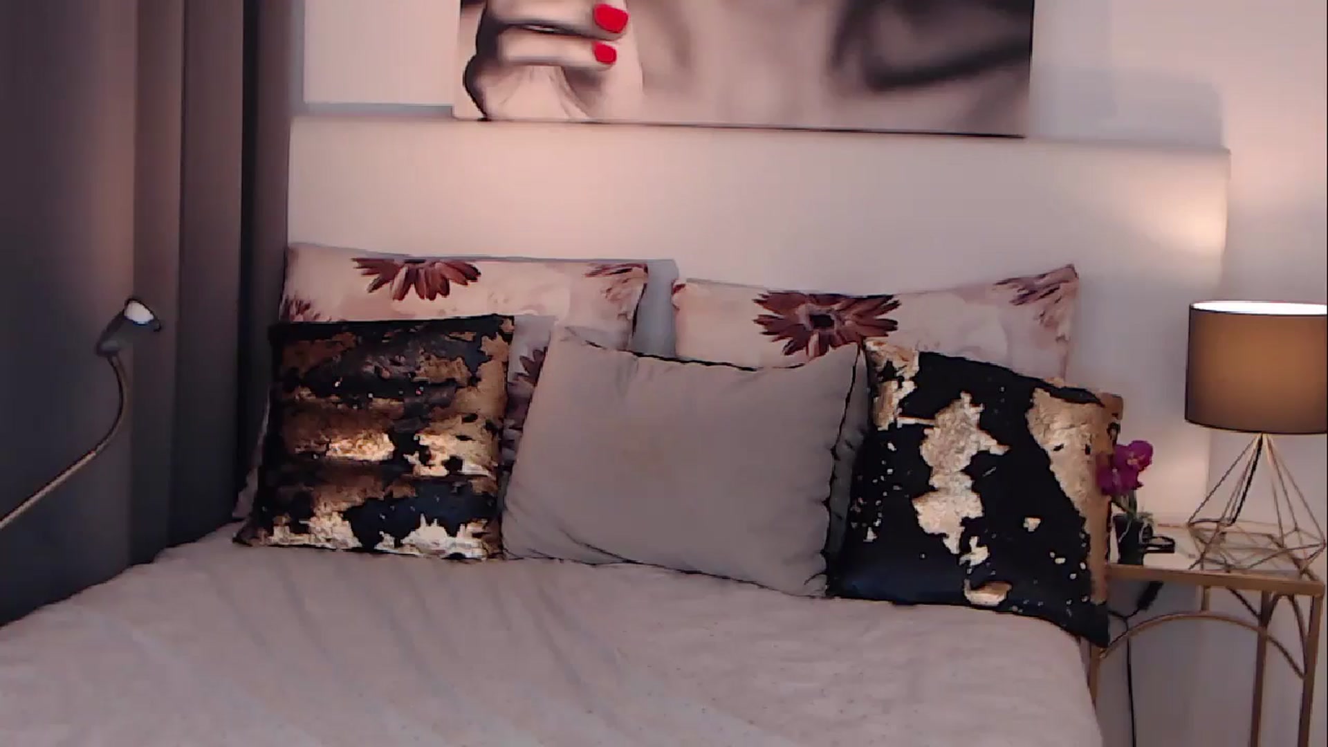 Gallery image thumbnail from BreeKanne's myfreecams stream on, 11/13/2024, 18:50 image 10 of 20