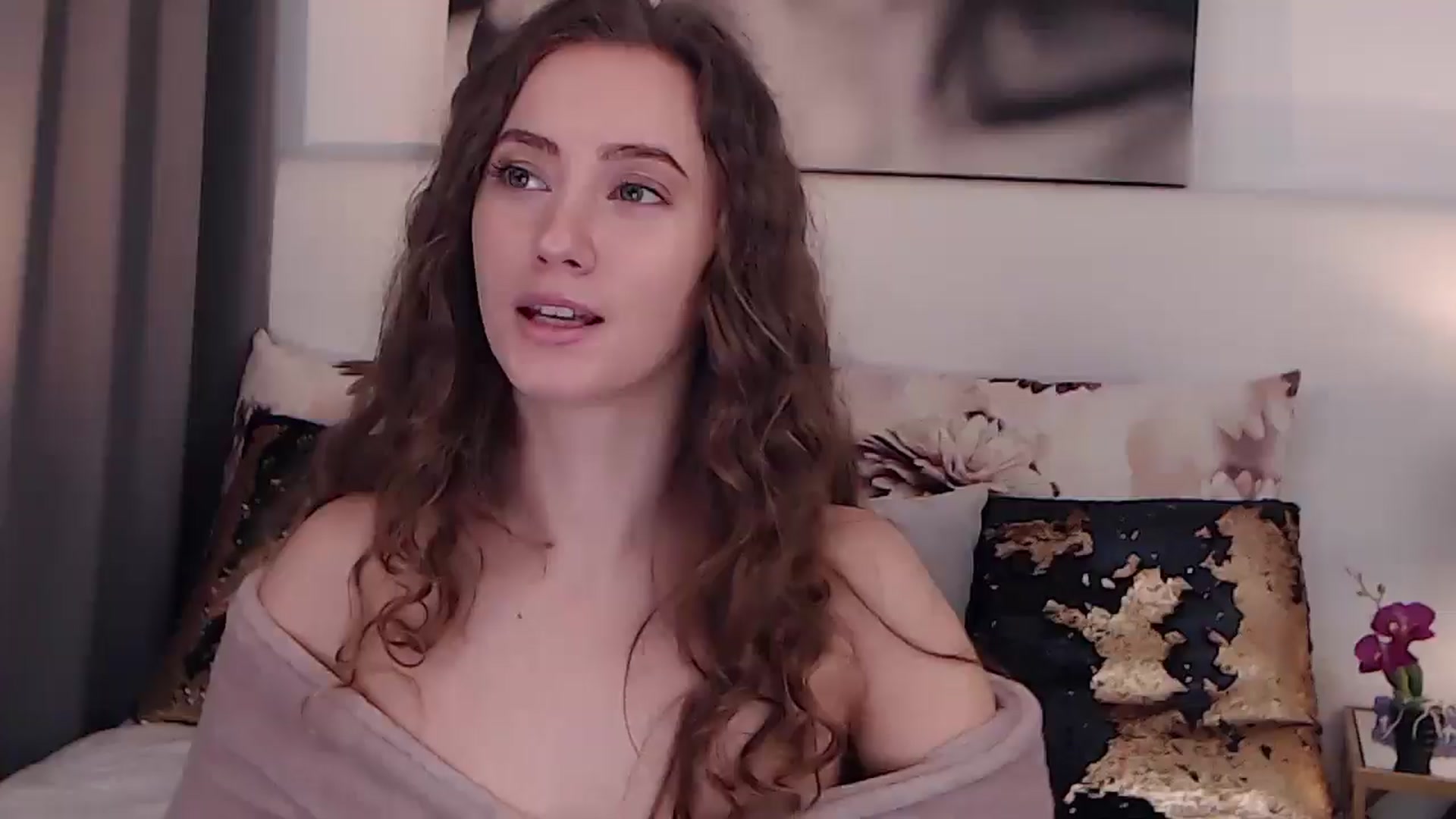 Gallery image thumbnail from BreeKanne's myfreecams stream on, 01/07/2025, 08:18 image 17 of 20