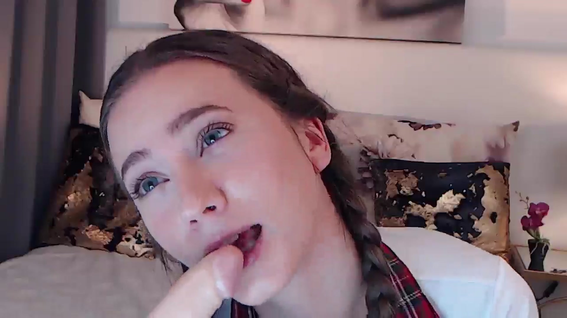 Gallery image thumbnail from BreeKanne's myfreecams stream on, 01/19/2025, 15:28 image 6 of 20