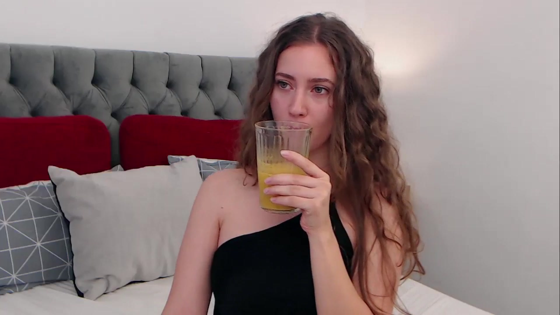 Gallery image thumbnail from BreeKanne's myfreecams stream on, 10/06/2025, 08:32 image 6 of 20