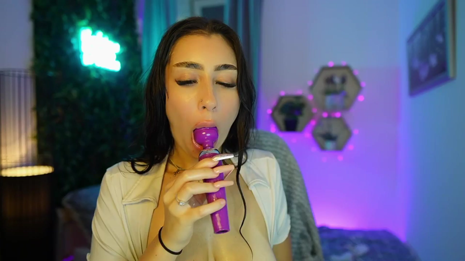 Gallery image thumbnail from Bree_Morgan's myfreecams stream on, 11/17/2025, 24:49 image 14 of 20