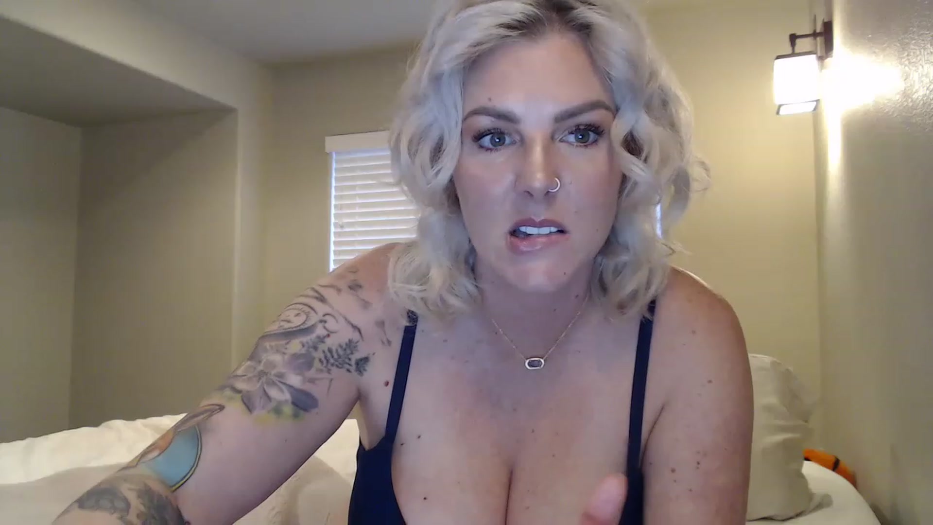 Gallery image thumbnail from Bree_xoxo's myfreecams stream on, 03/13/2023, 19:54 image 17 of 20