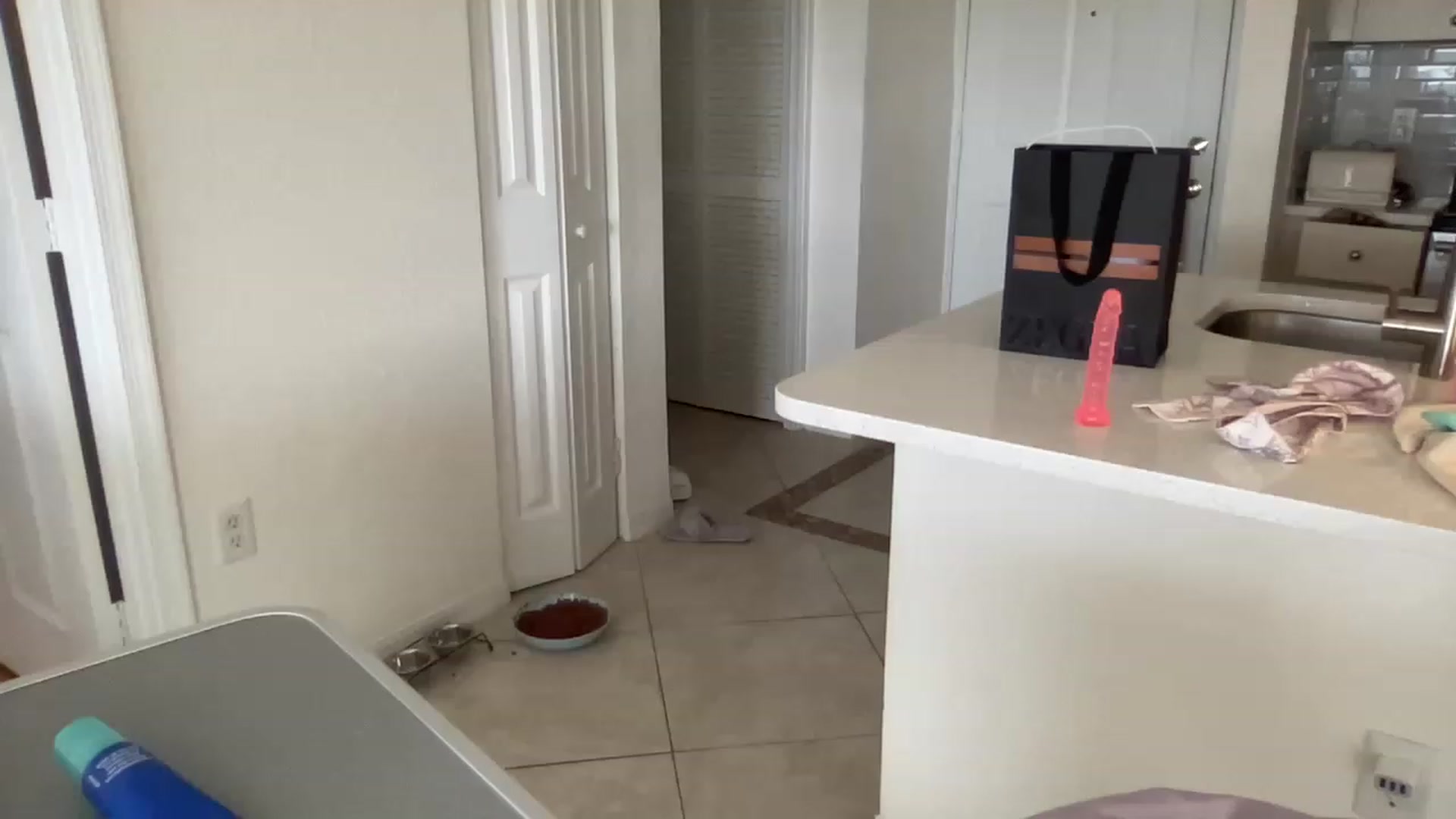 Gallery image thumbnail from Brees_ROOM's myfreecams stream on, 12/20/2022, 20:56 image 4 of 20