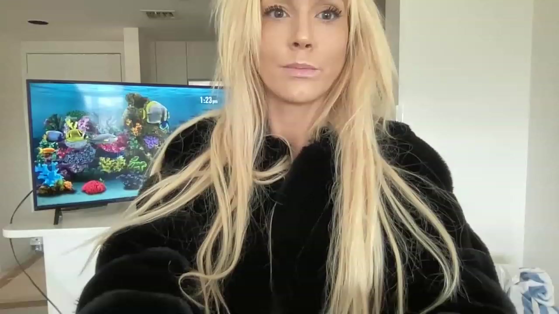 Gallery image thumbnail from Brees_ROOM's myfreecams stream on, 12/24/2022, 18:35 image 6 of 20