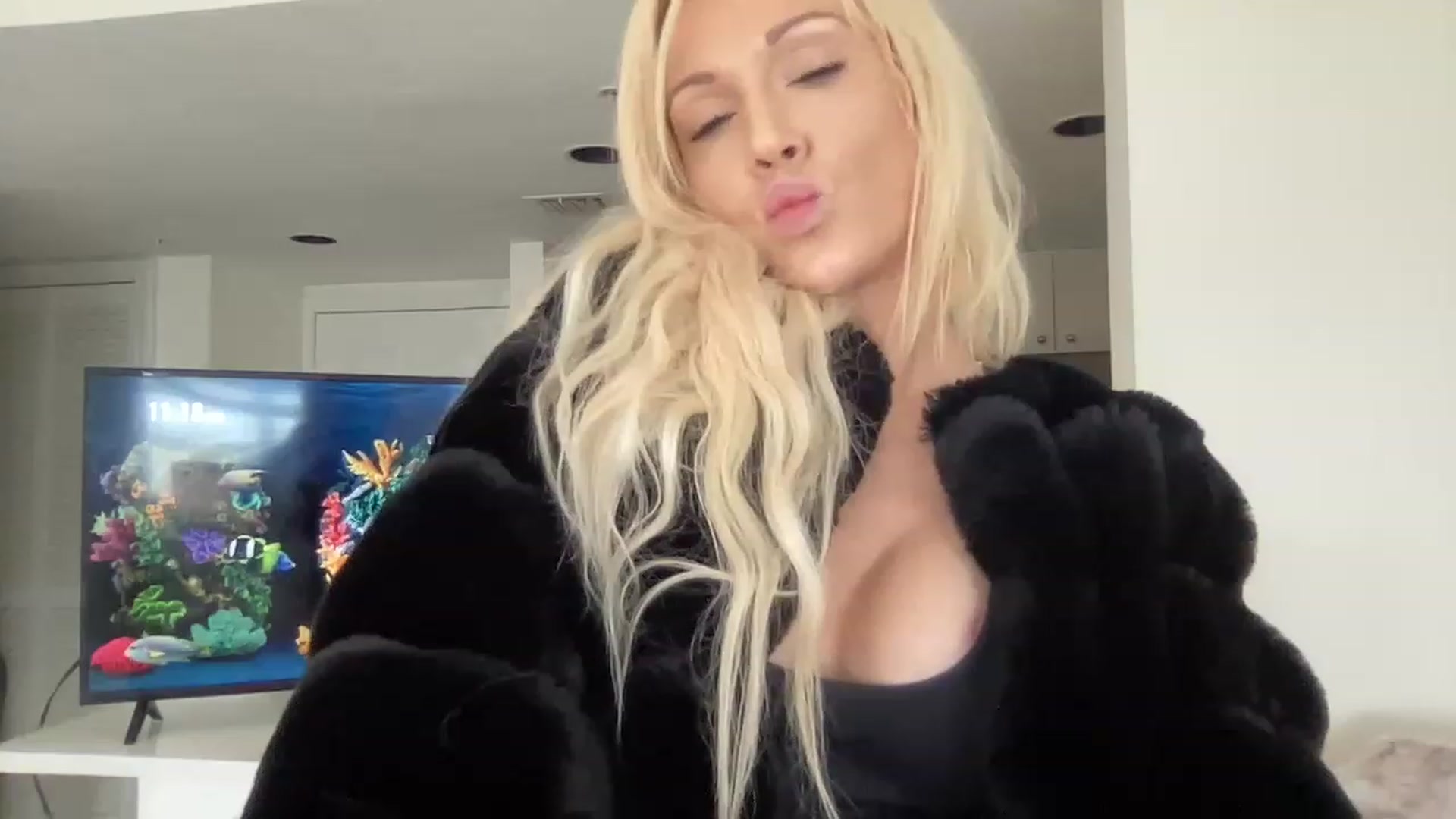 Gallery image thumbnail from Brees_ROOM's myfreecams stream on, 12/26/2022, 16:28 image 8 of 20