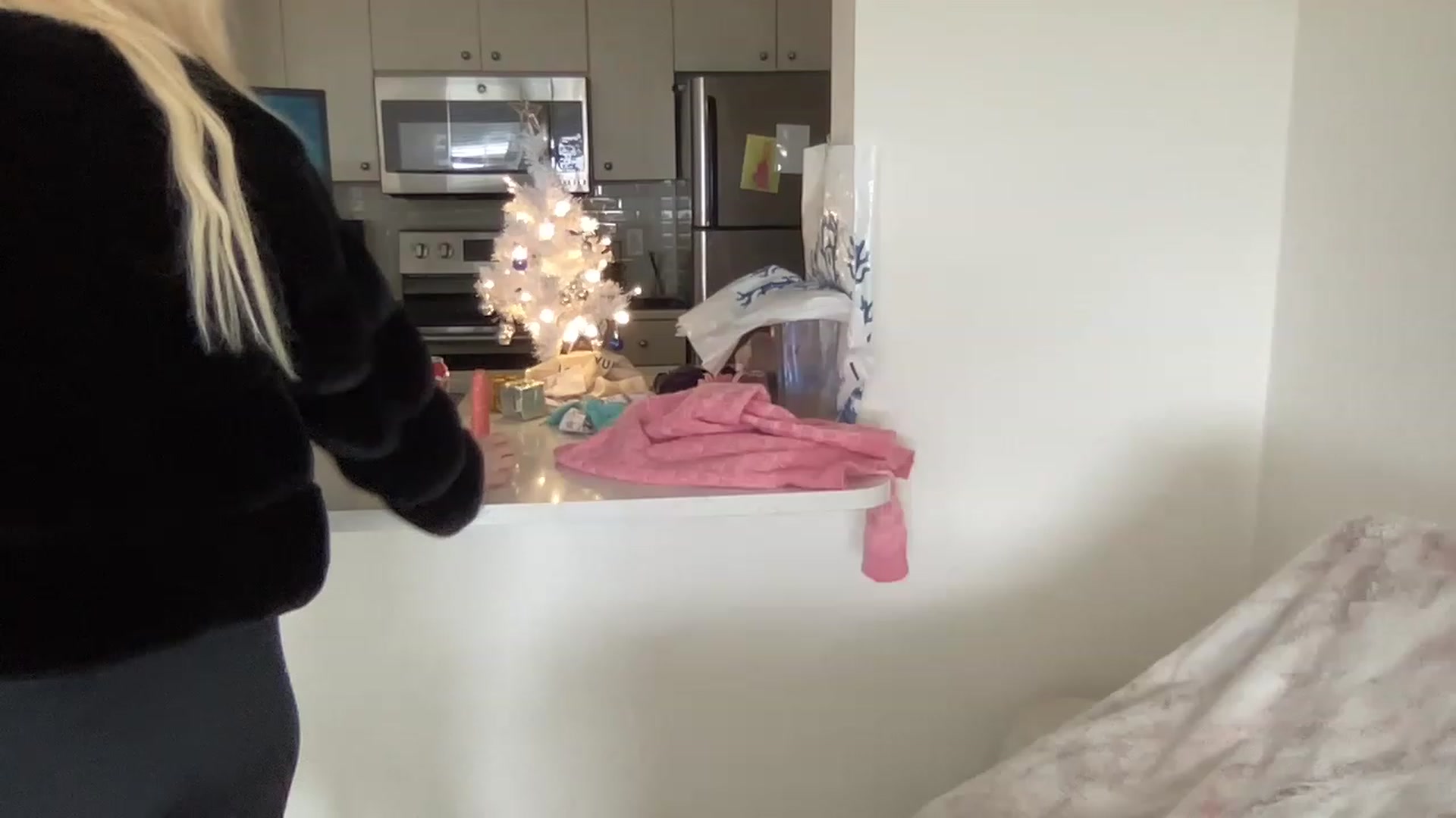Gallery image thumbnail from Brees_ROOM's myfreecams stream on, 12/26/2022, 17:30 image 14 of 20