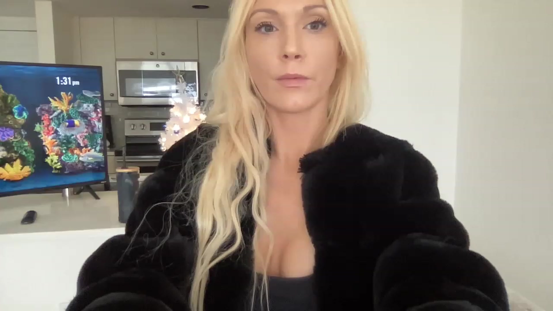 Gallery image thumbnail from Brees_ROOM's myfreecams stream on, 12/26/2022, 18:43 image 5 of 20