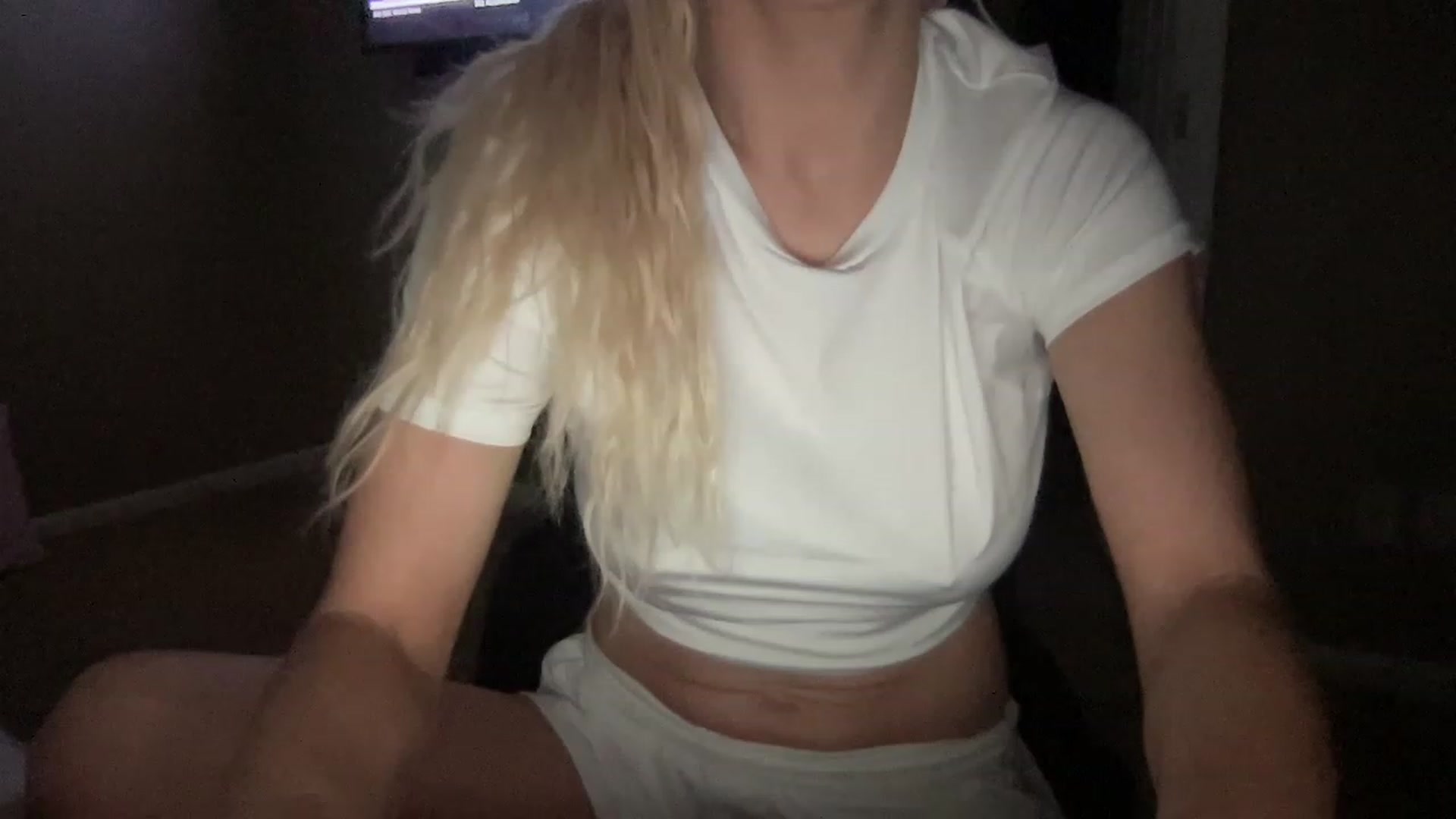 Gallery image thumbnail from Brees_ROOM's myfreecams stream on, 03/01/2023, 13:42 image 18 of 20