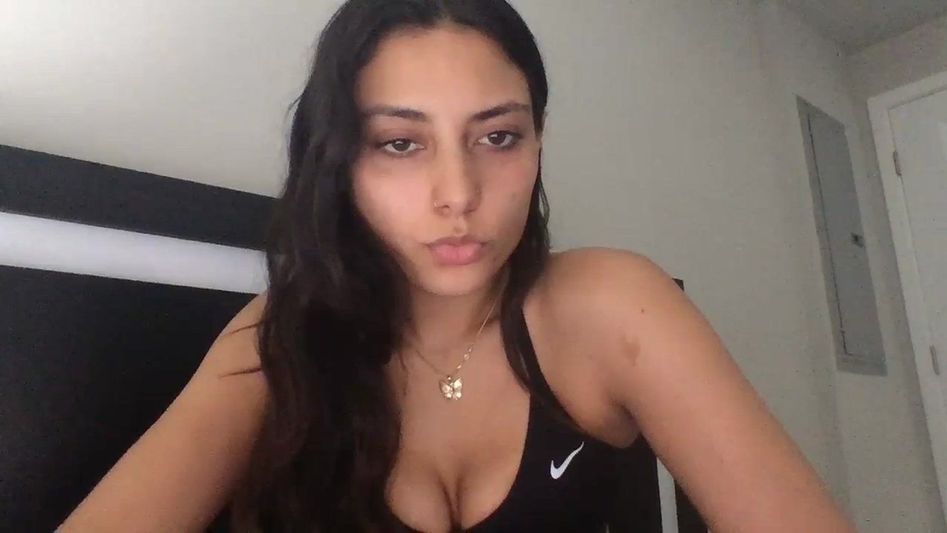 Gallery image thumbnail from Breezy6908's myfreecams stream on, 06/11/2023, 19:28 image 10 of 20