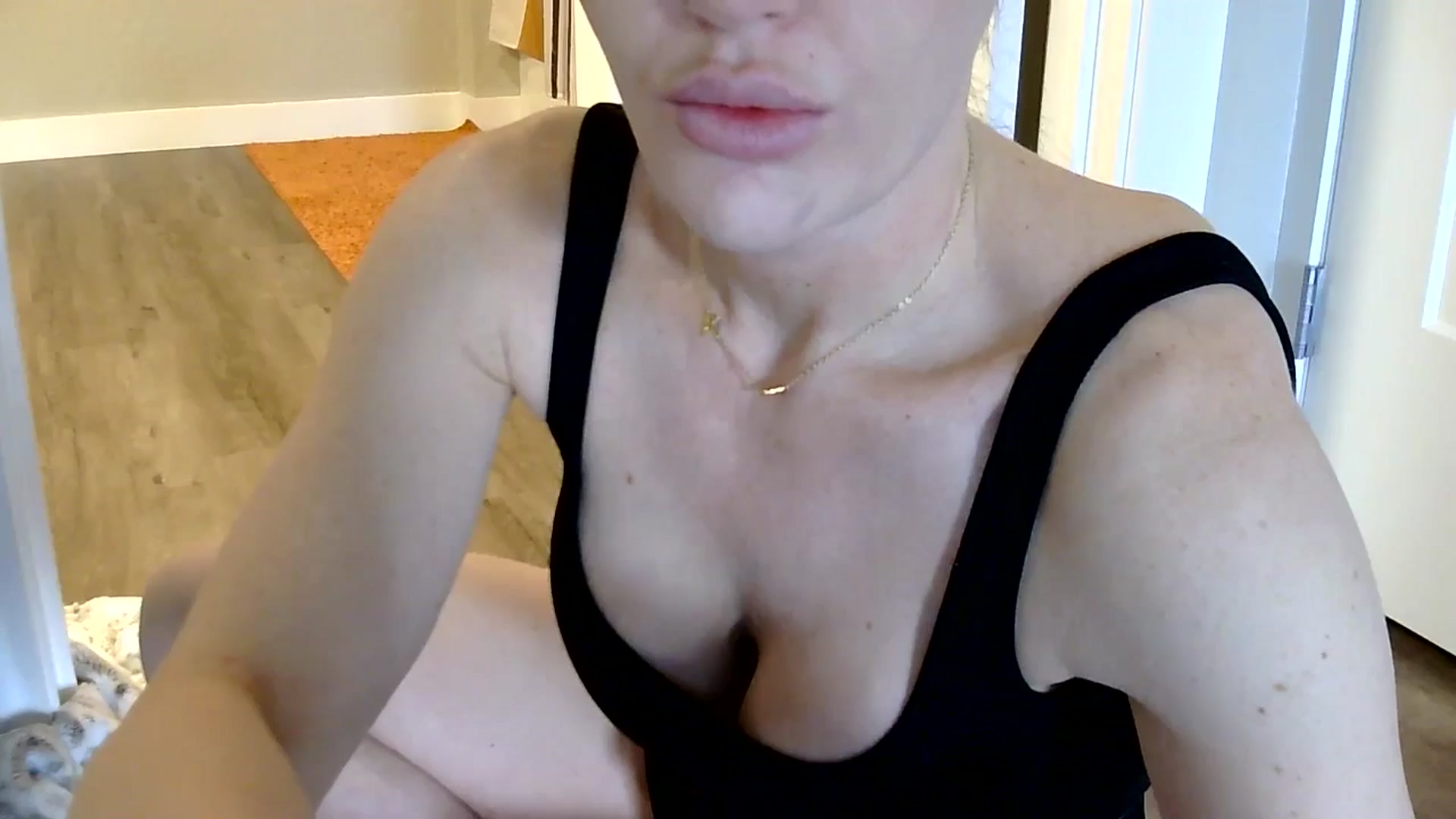Gallery image thumbnail from BreezyBBY's myfreecams stream on, 02/16/2025, 17:37 image 8 of 20