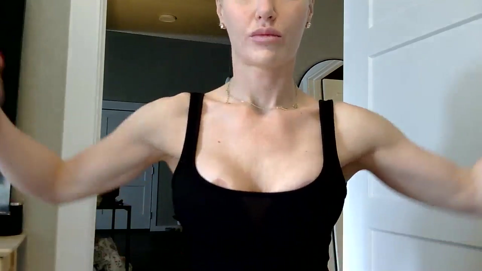 Gallery image thumbnail from BreezyBBY's myfreecams stream on, 02/16/2025, 17:37 image 15 of 20