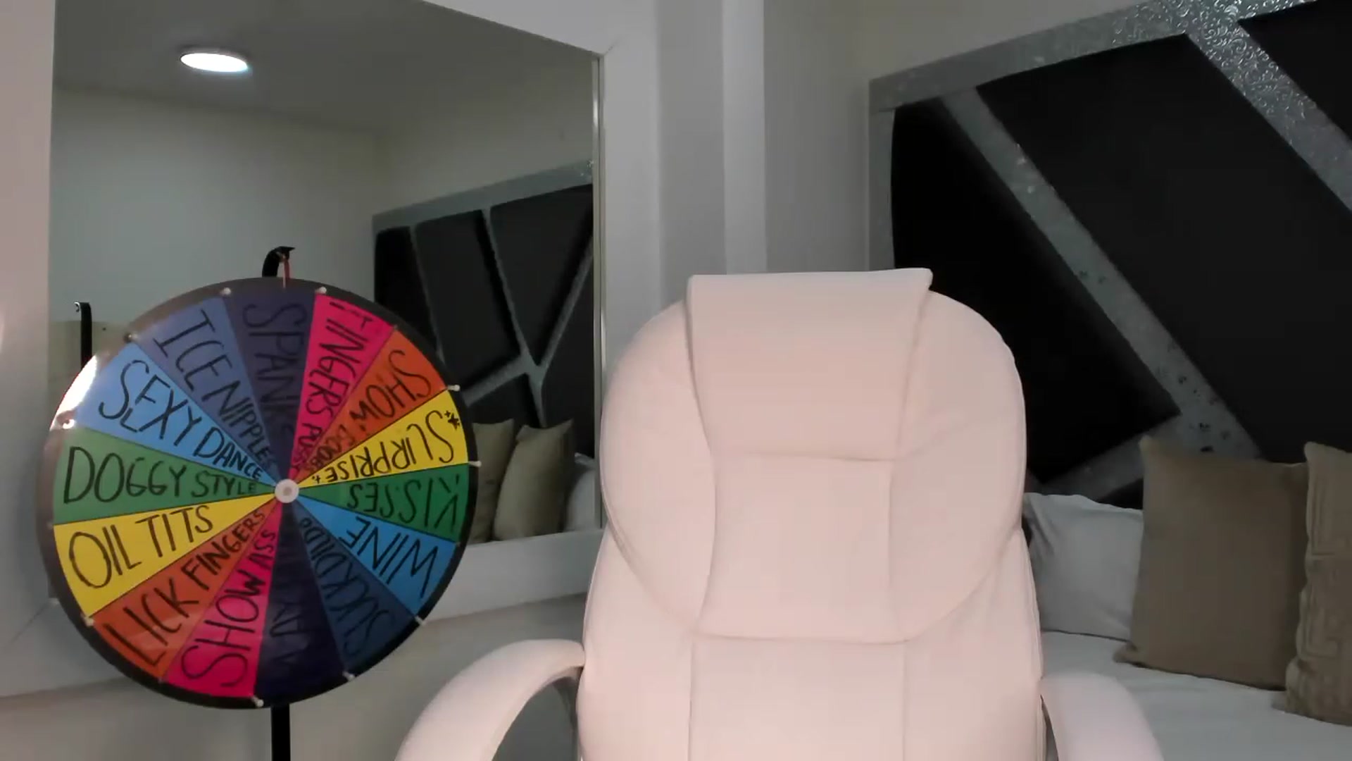Gallery image thumbnail from BrendaBuiles's myfreecams stream on, 11/18/2022, 21:16 image 12 of 20