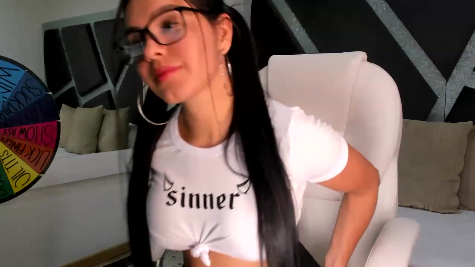 Gallery image thumbnail from BrendaBuiles's myfreecams stream on, 12/01/2022, 22:23 image 12 of 20