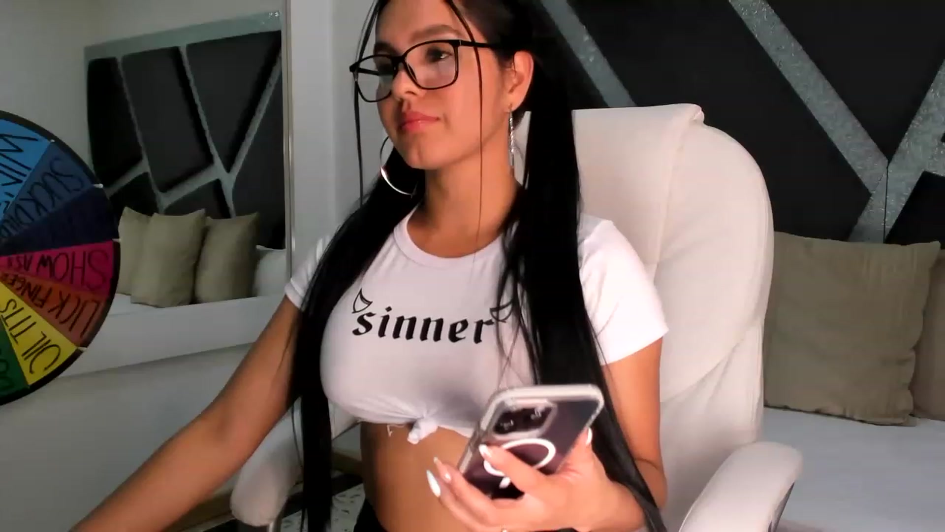 Gallery image thumbnail from BrendaBuiles's myfreecams stream on, 12/01/2022, 22:23 image 8 of 20