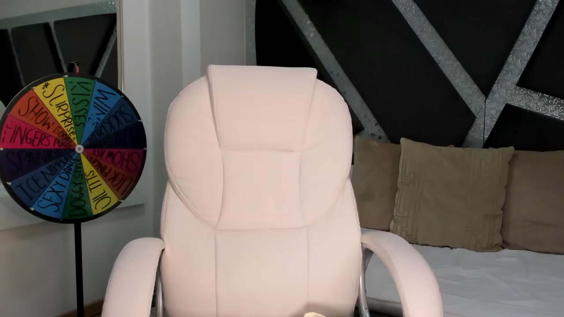 Gallery image thumbnail from BrendaBuiles's myfreecams stream on, 12/02/2022, 24:00 image 3 of 20