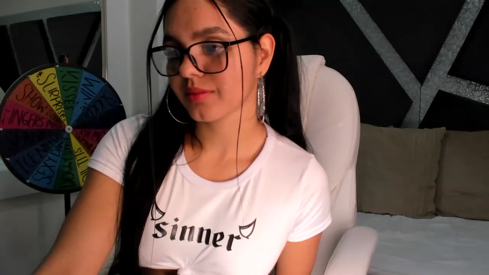 Gallery image thumbnail from BrendaBuiles's myfreecams stream on, 12/02/2022, 24:00 image 7 of 20