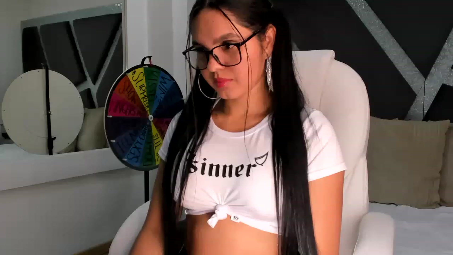 Gallery image thumbnail from BrendaBuiles's myfreecams stream on, 12/02/2022, 02:25 image 5 of 20