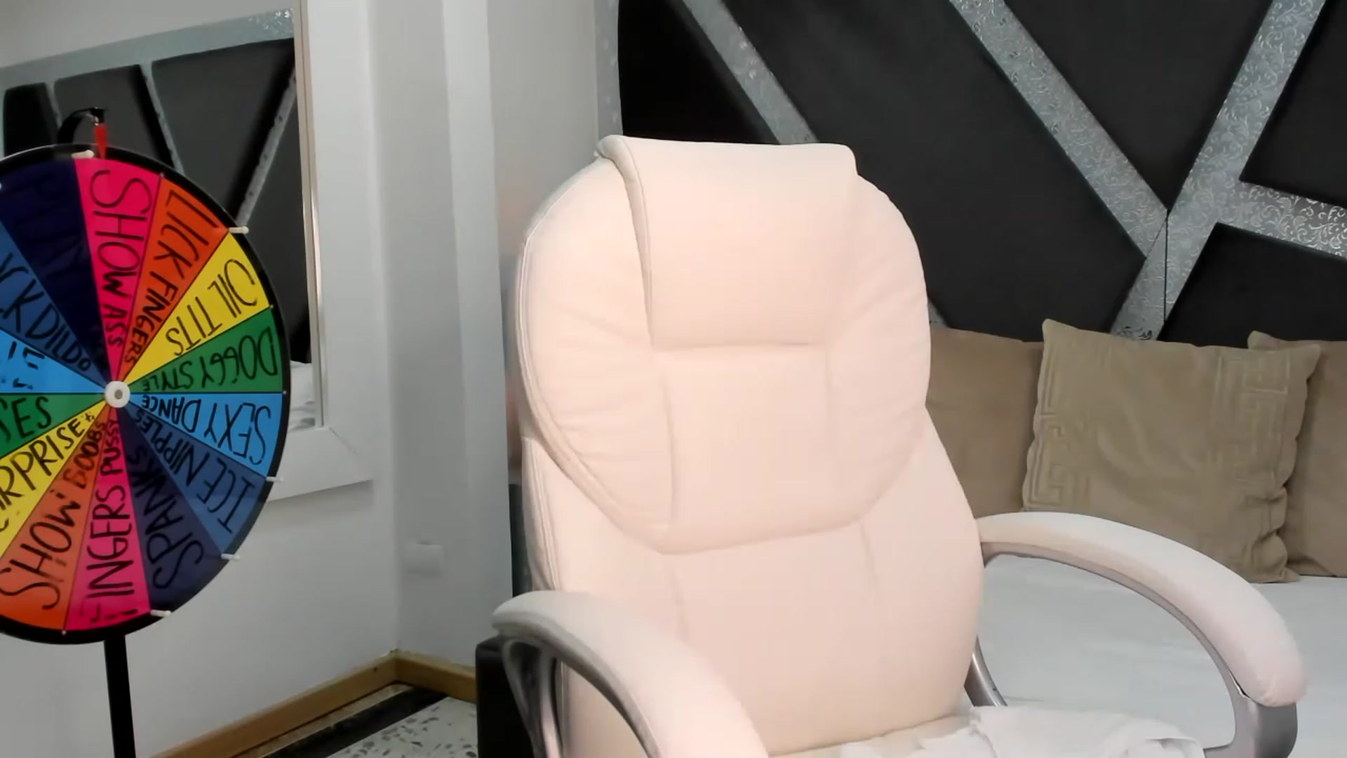 Gallery image thumbnail from BrendaBuiles's myfreecams stream on, 12/03/2022, 04:15 image 11 of 20