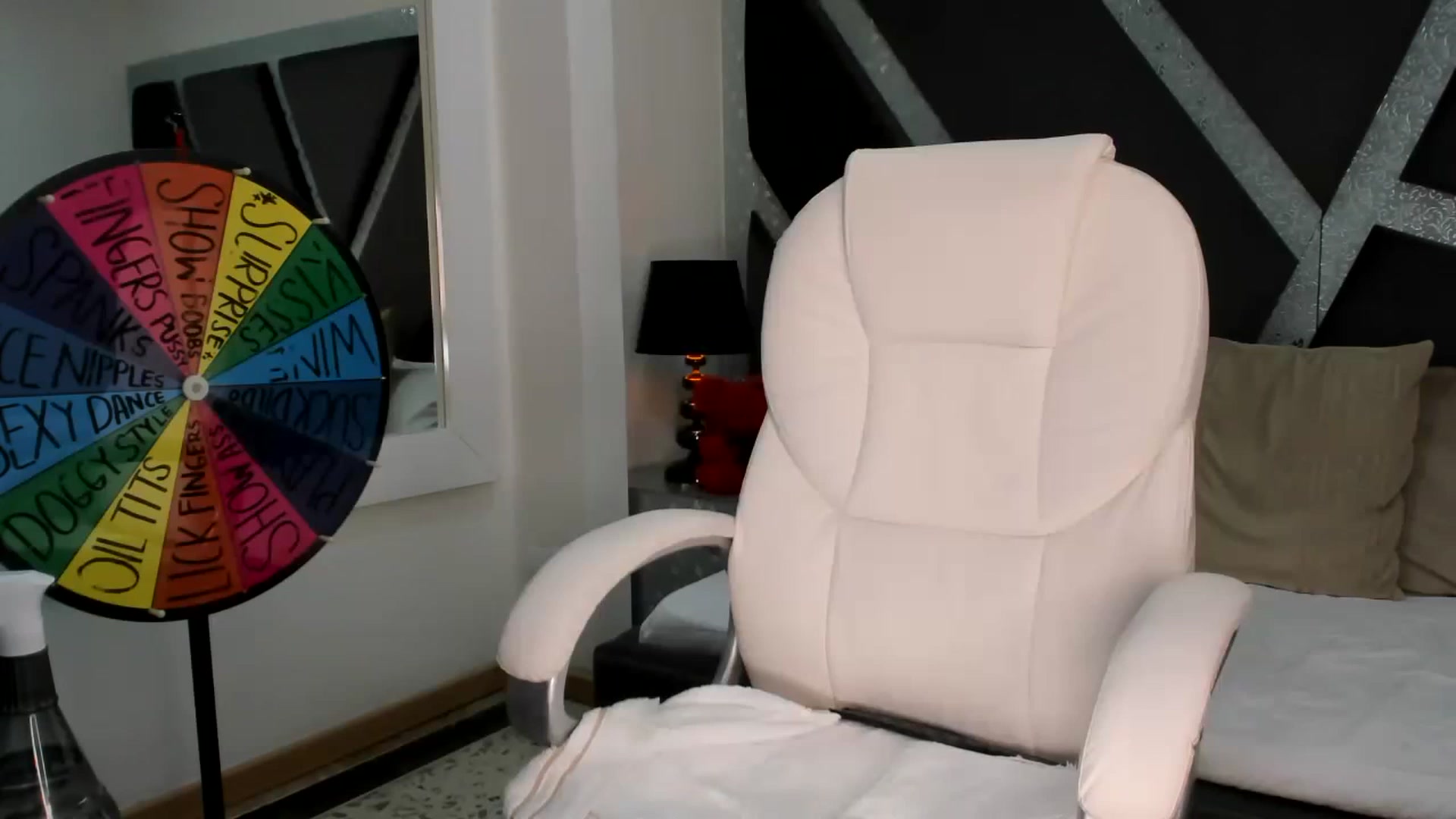 Gallery image thumbnail from BrendaBuiles's myfreecams stream on, 12/06/2022, 24:12 image 7 of 20