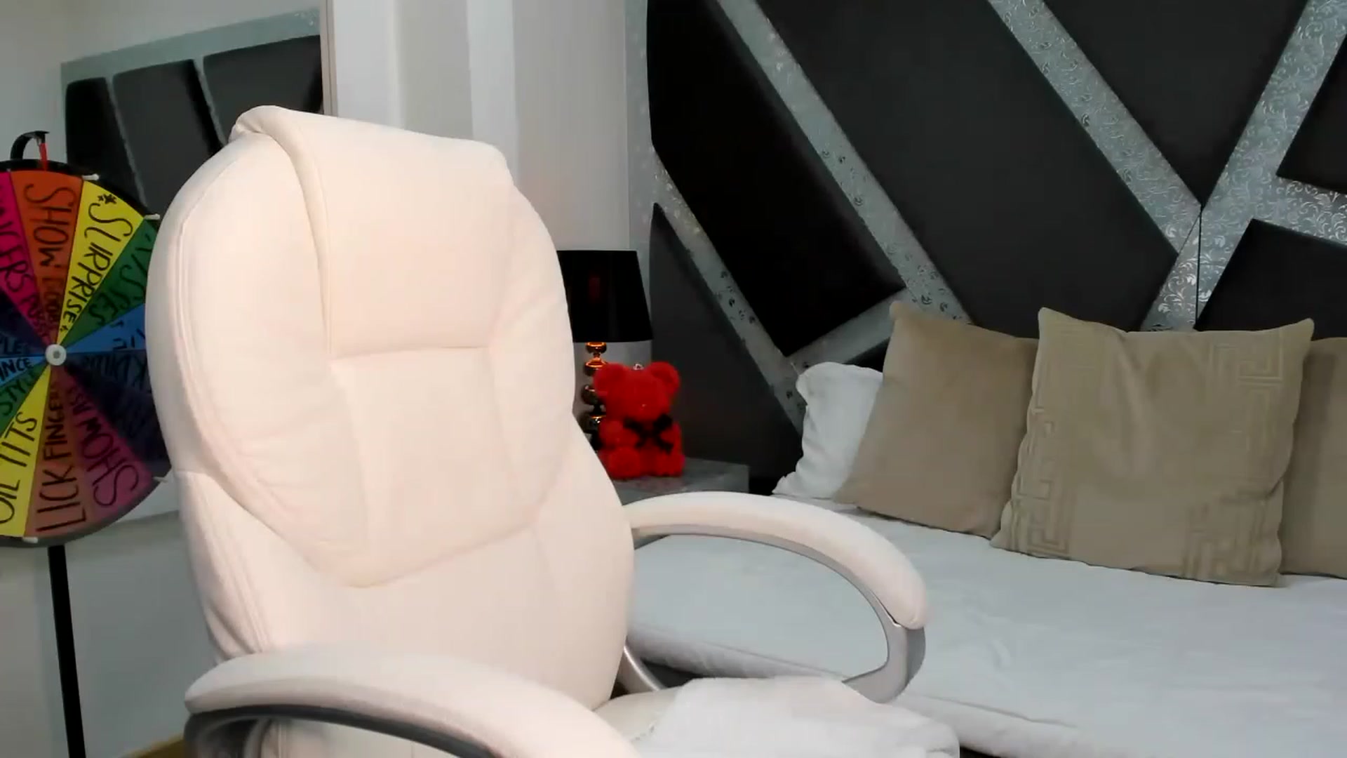 Gallery image thumbnail from BrendaBuiles's myfreecams stream on, 12/07/2022, 03:11 image 14 of 20