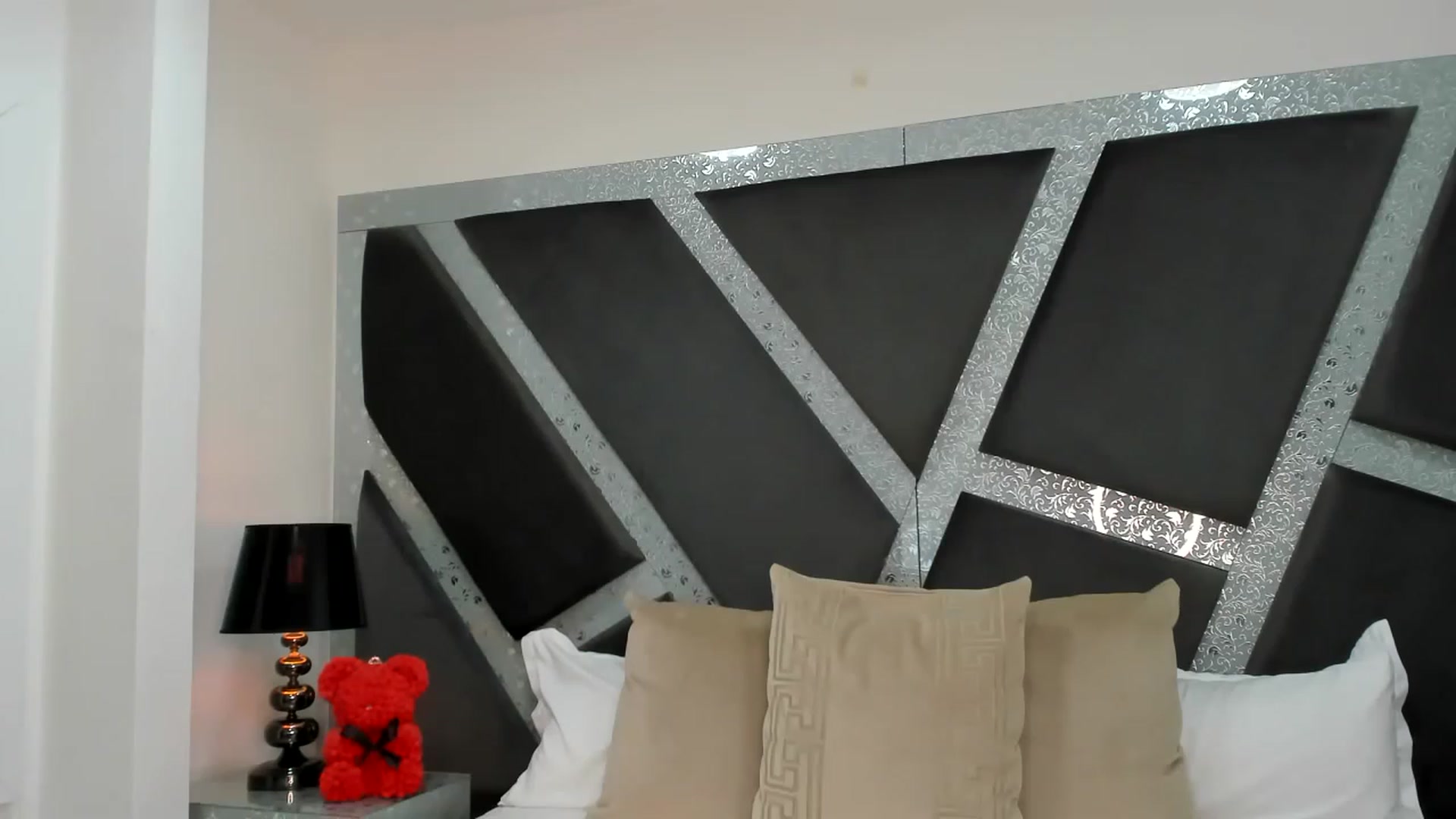 Gallery image thumbnail from BrendaBuiles's myfreecams stream on, 12/11/2022, 24:14 image 1 of 20