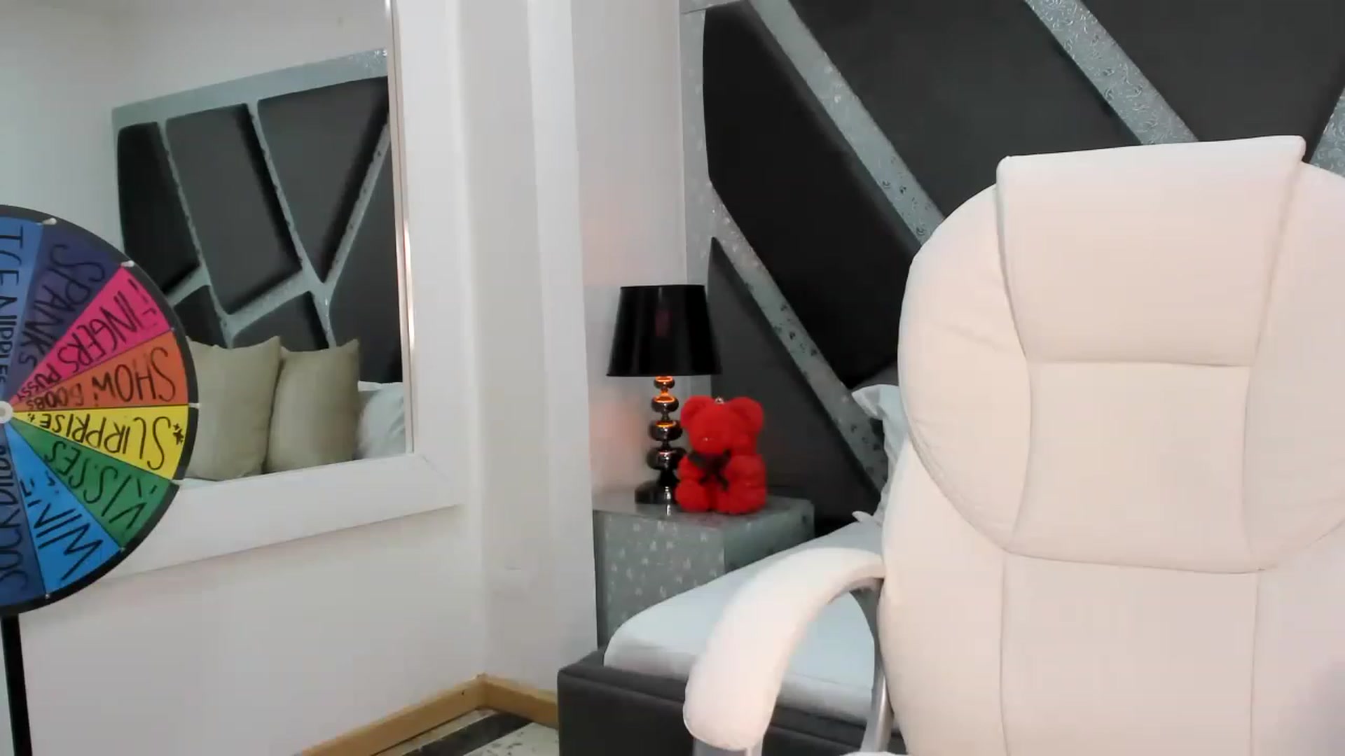 Gallery image thumbnail from BrendaBuiles's myfreecams stream on, 12/13/2022, 03:38 image 10 of 20