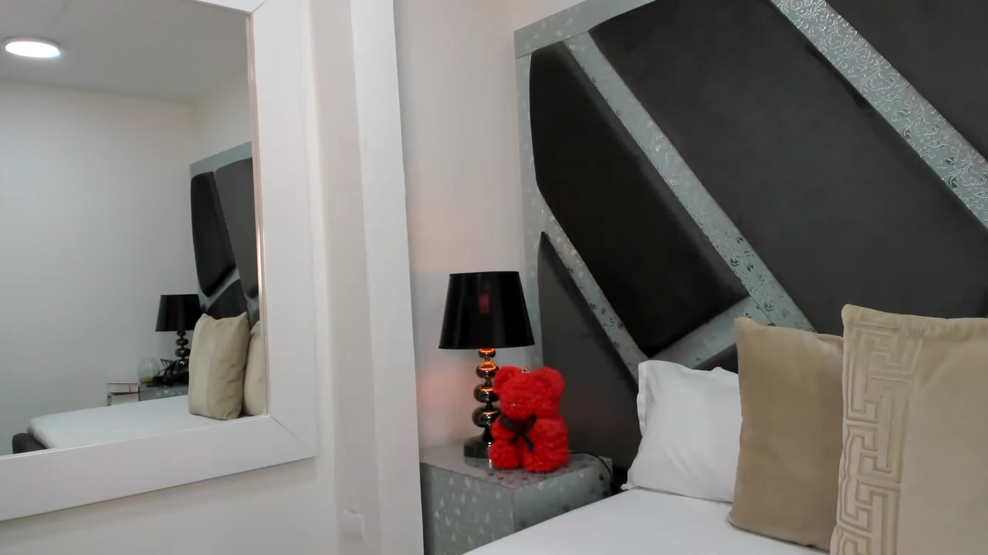 Gallery image thumbnail from BrendaBuiles's myfreecams stream on, 12/16/2022, 01:15 image 19 of 20