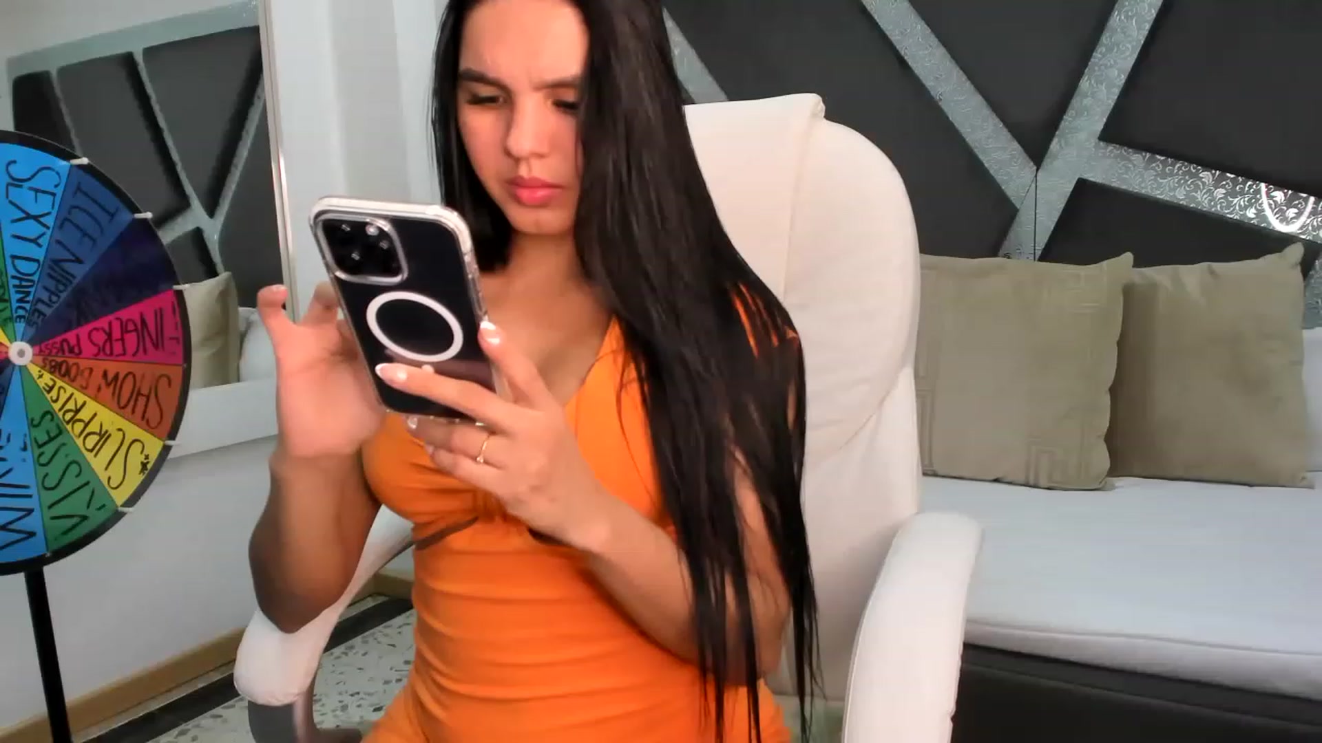 Gallery image thumbnail from BrendaBuiles's myfreecams stream on, 12/16/2022, 01:15 image 12 of 20