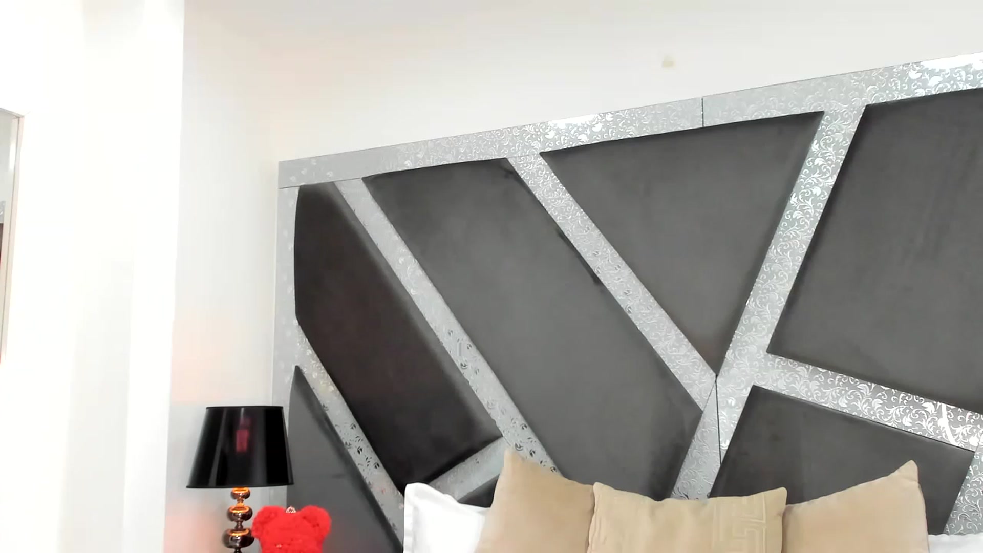 Gallery image thumbnail from BrendaBuiles's myfreecams stream on, 12/16/2022, 18:05 image 1 of 20