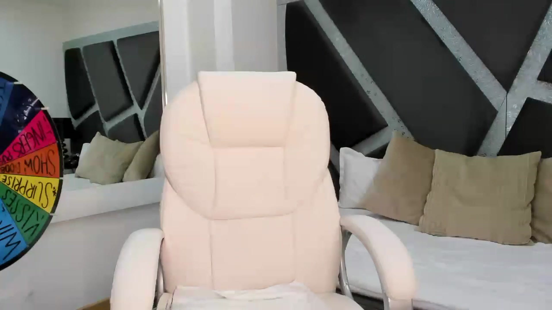 Gallery image thumbnail from BrendaBuiles's myfreecams stream on, 12/16/2022, 18:05 image 9 of 20