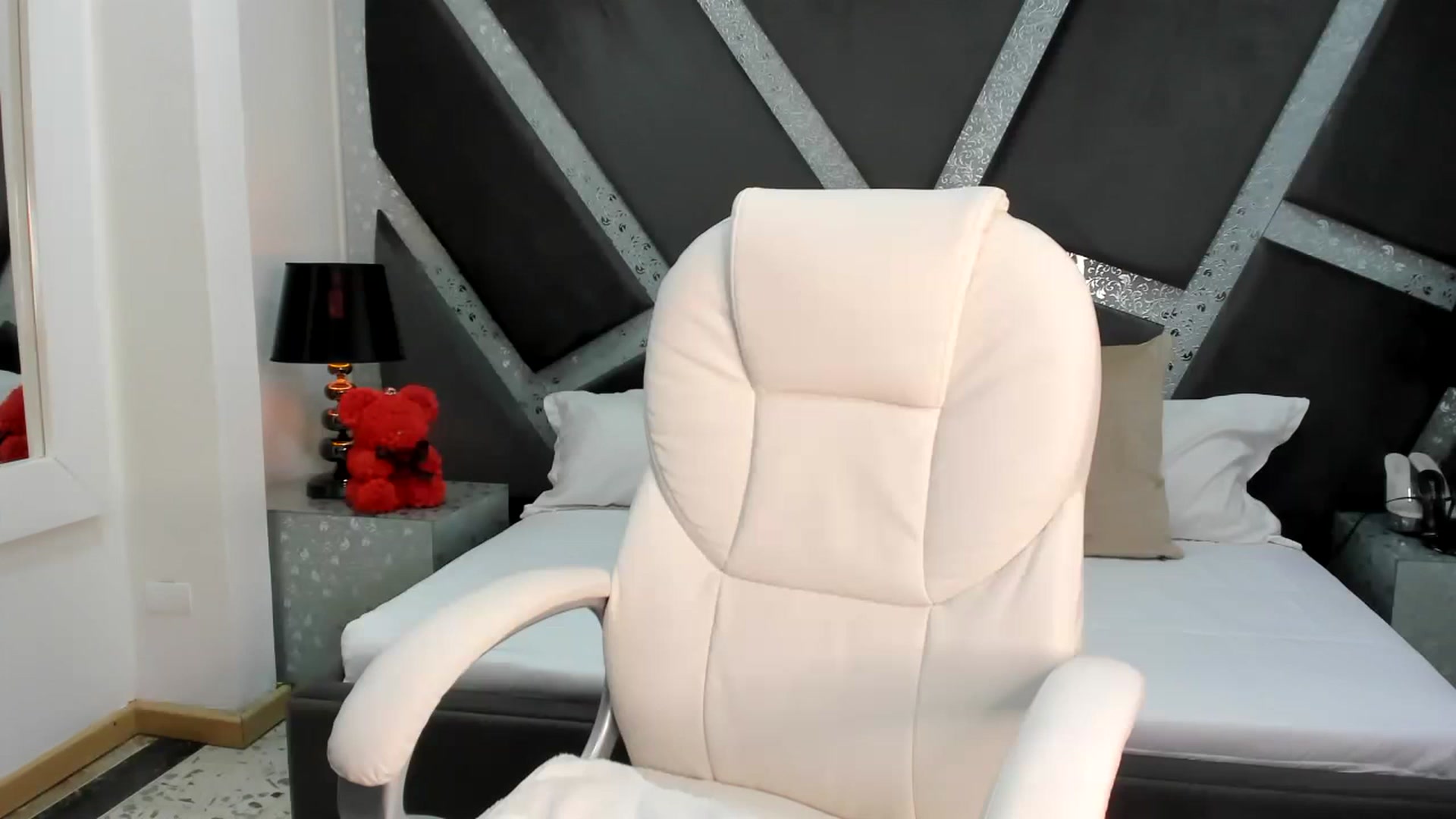Gallery image thumbnail from BrendaBuiles's myfreecams stream on, 12/24/2022, 02:21 image 12 of 20