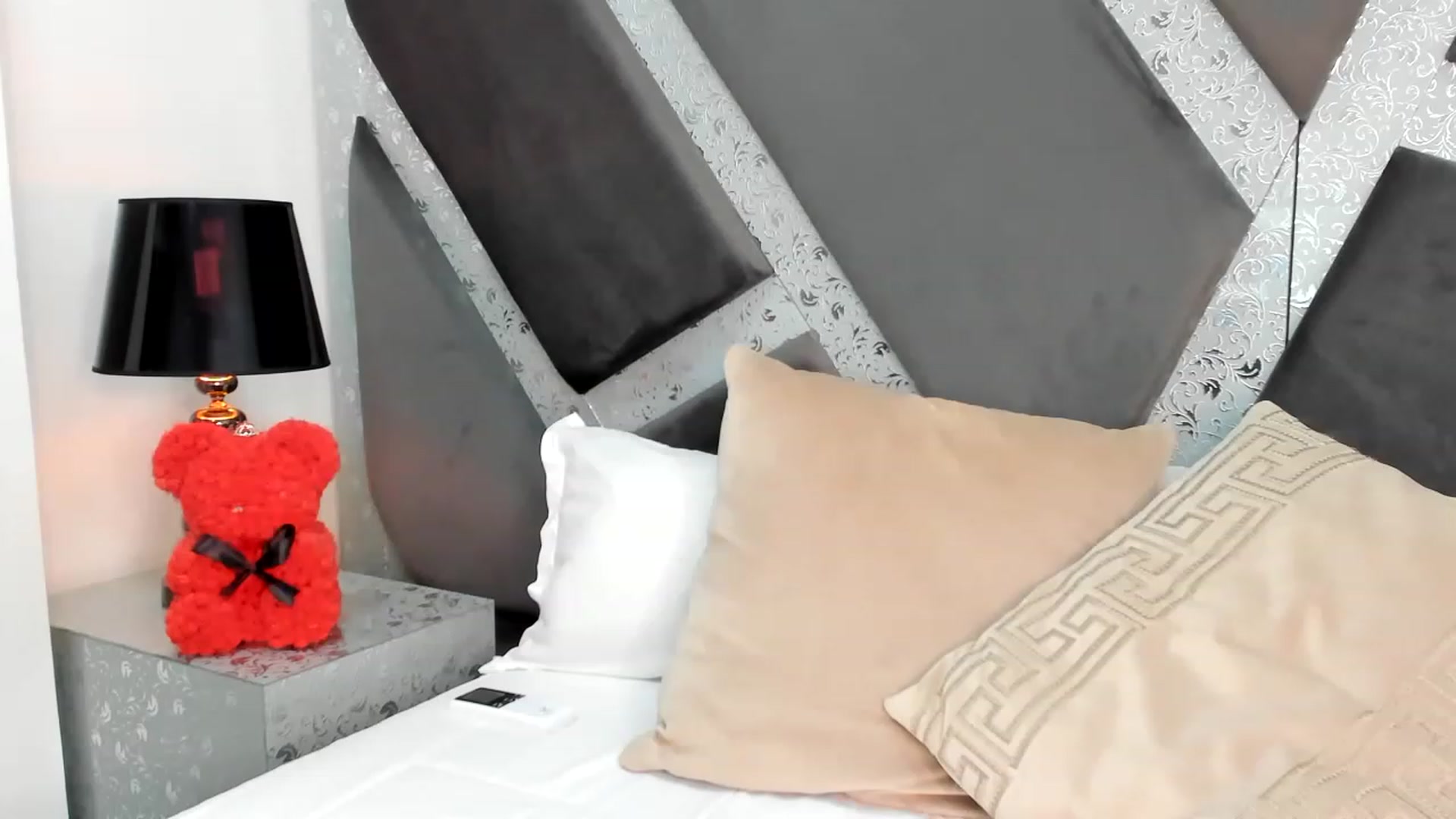 Gallery image thumbnail from BrendaBuiles's myfreecams stream on, 12/27/2022, 24:29 image 1 of 20