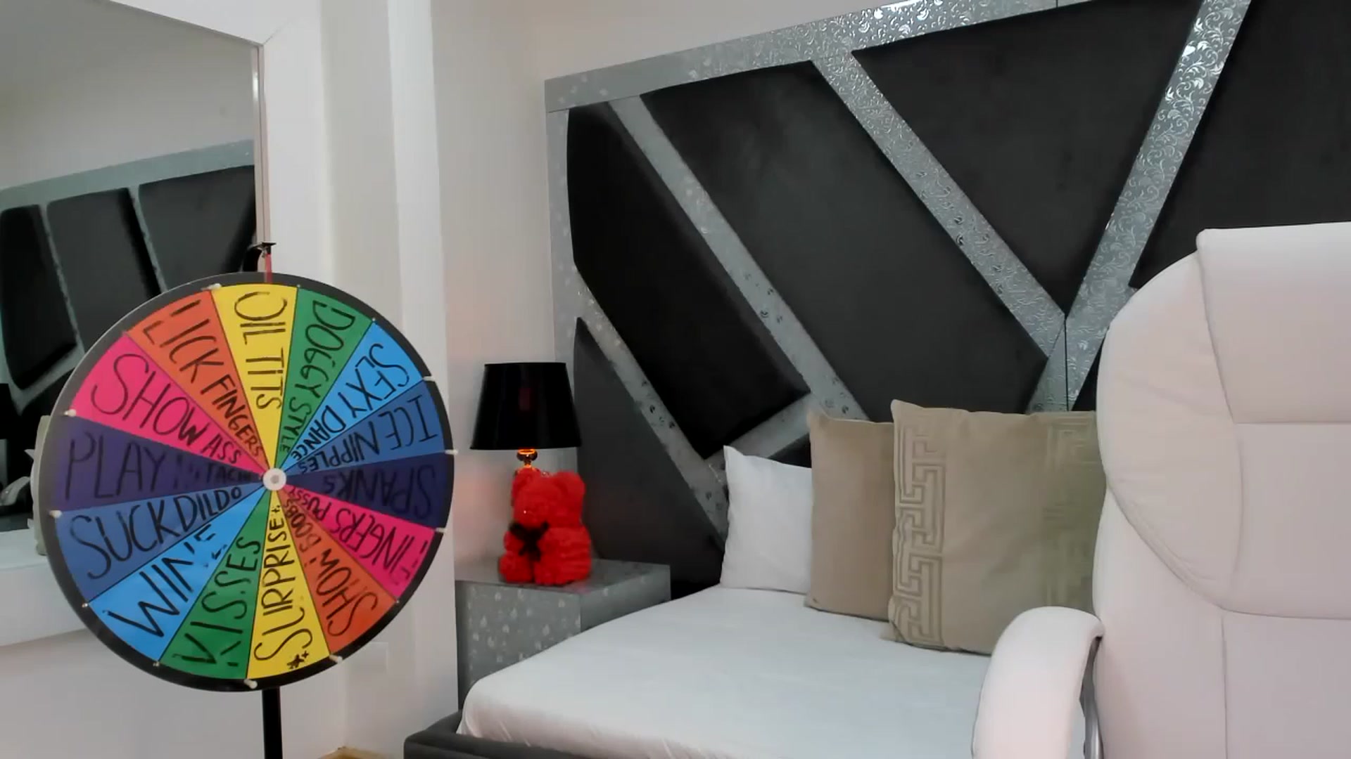Gallery image thumbnail from BrendaBuiles's myfreecams stream on, 12/28/2022, 01:06 image 18 of 20