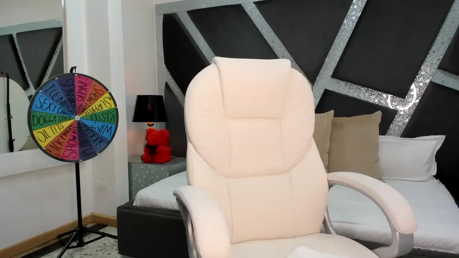 Gallery image thumbnail from BrendaBuiles's myfreecams stream on, 01/04/2023, 01:53 image 17 of 20