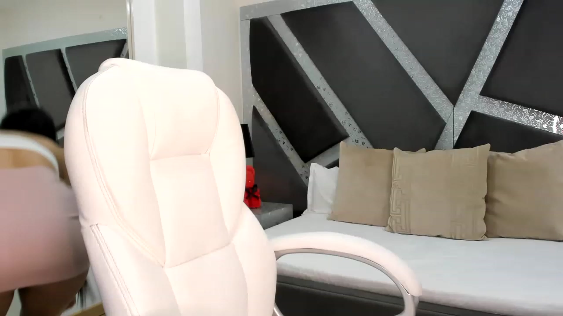 Gallery image thumbnail from BrendaBuiles's myfreecams stream on, 01/14/2023, 24:56 image 6 of 20