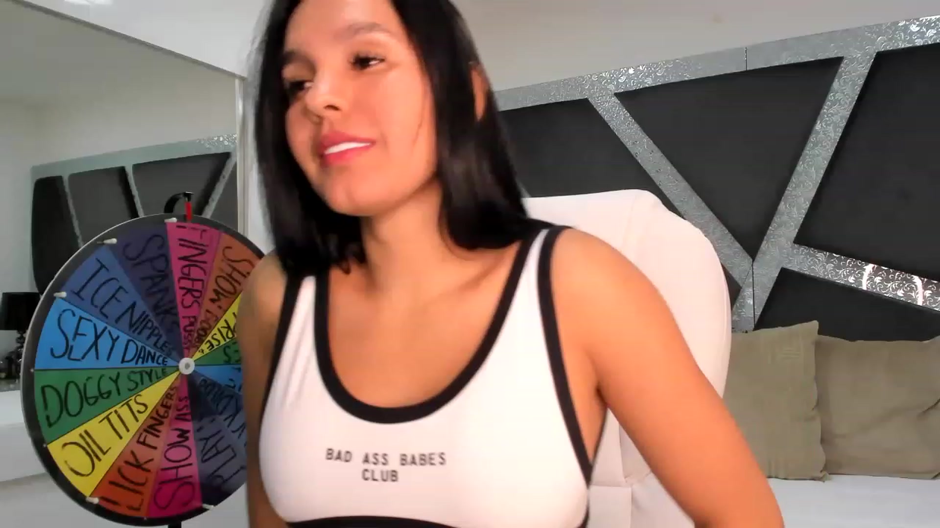 Gallery image thumbnail from BrendaBuiles's myfreecams stream on, 01/25/2023, 22:43 image 1 of 20