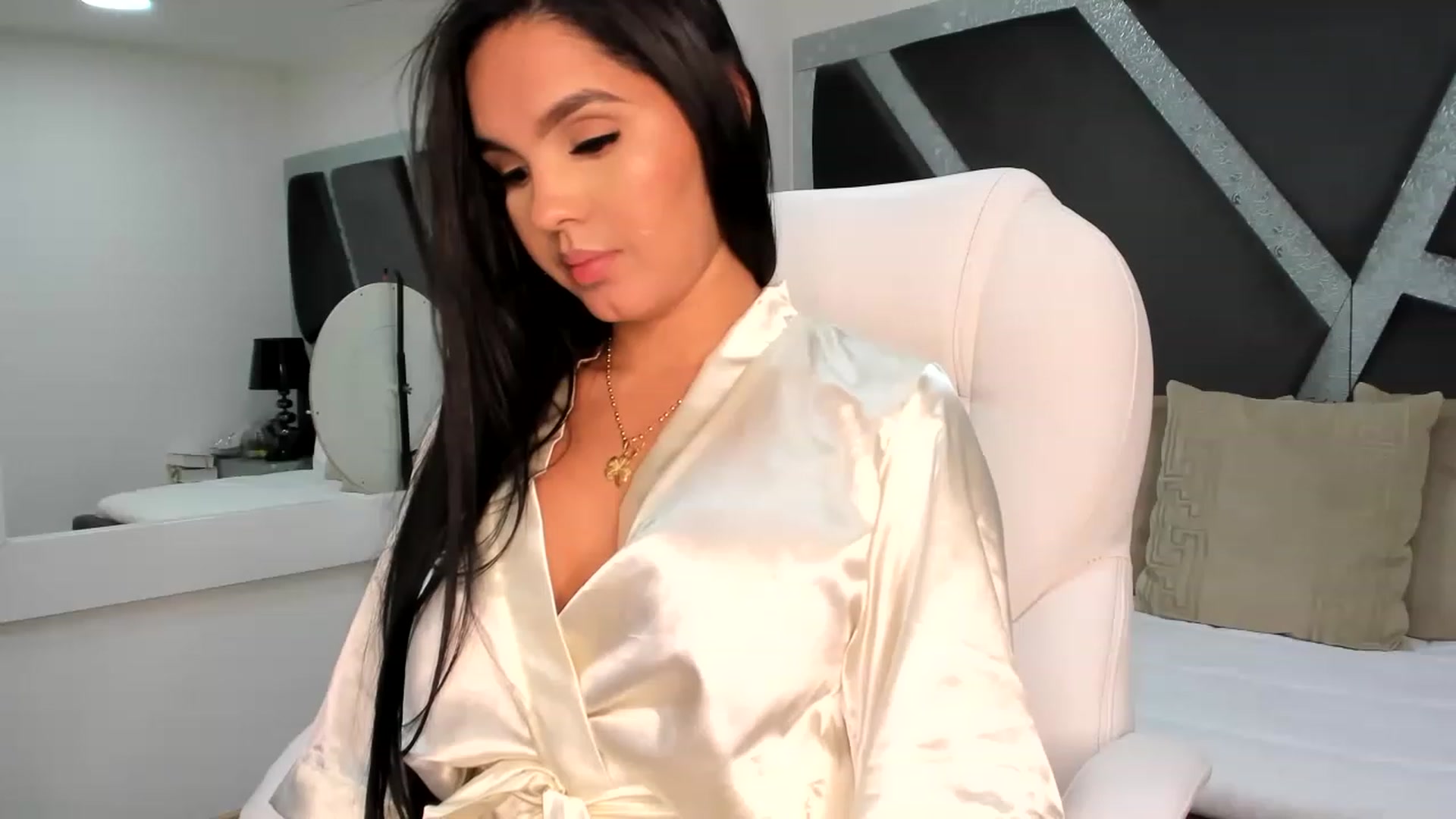 Gallery image thumbnail from BrendaBuiles's myfreecams stream on, 02/07/2023, 04:18 image 11 of 20