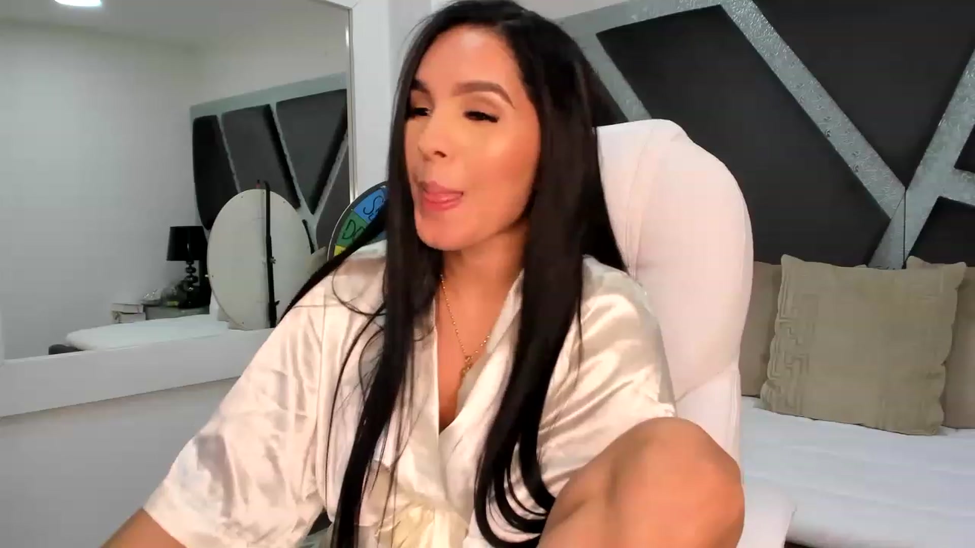 Gallery image thumbnail from BrendaBuiles's myfreecams stream on, 02/07/2023, 04:18 image 20 of 20