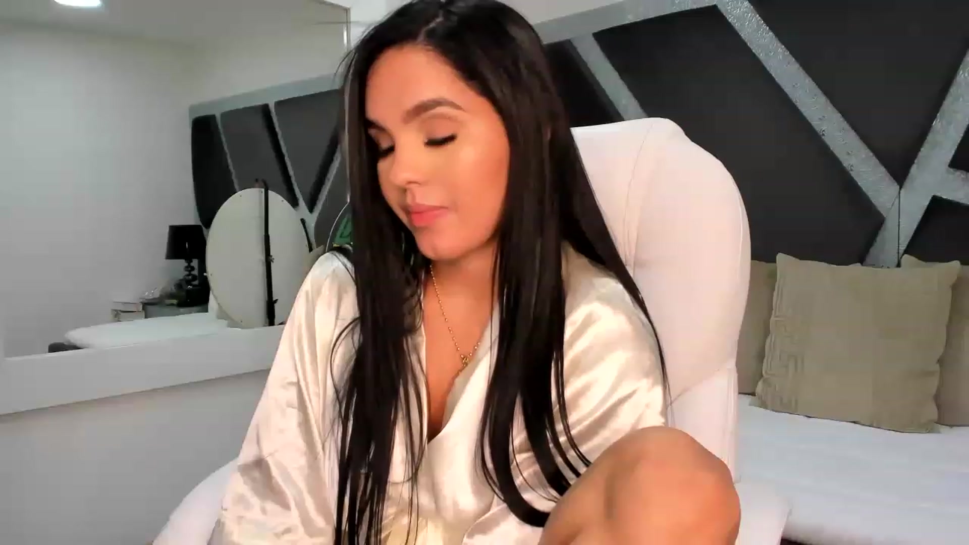 Gallery image thumbnail from BrendaBuiles's myfreecams stream on, 02/07/2023, 04:18 image 18 of 20